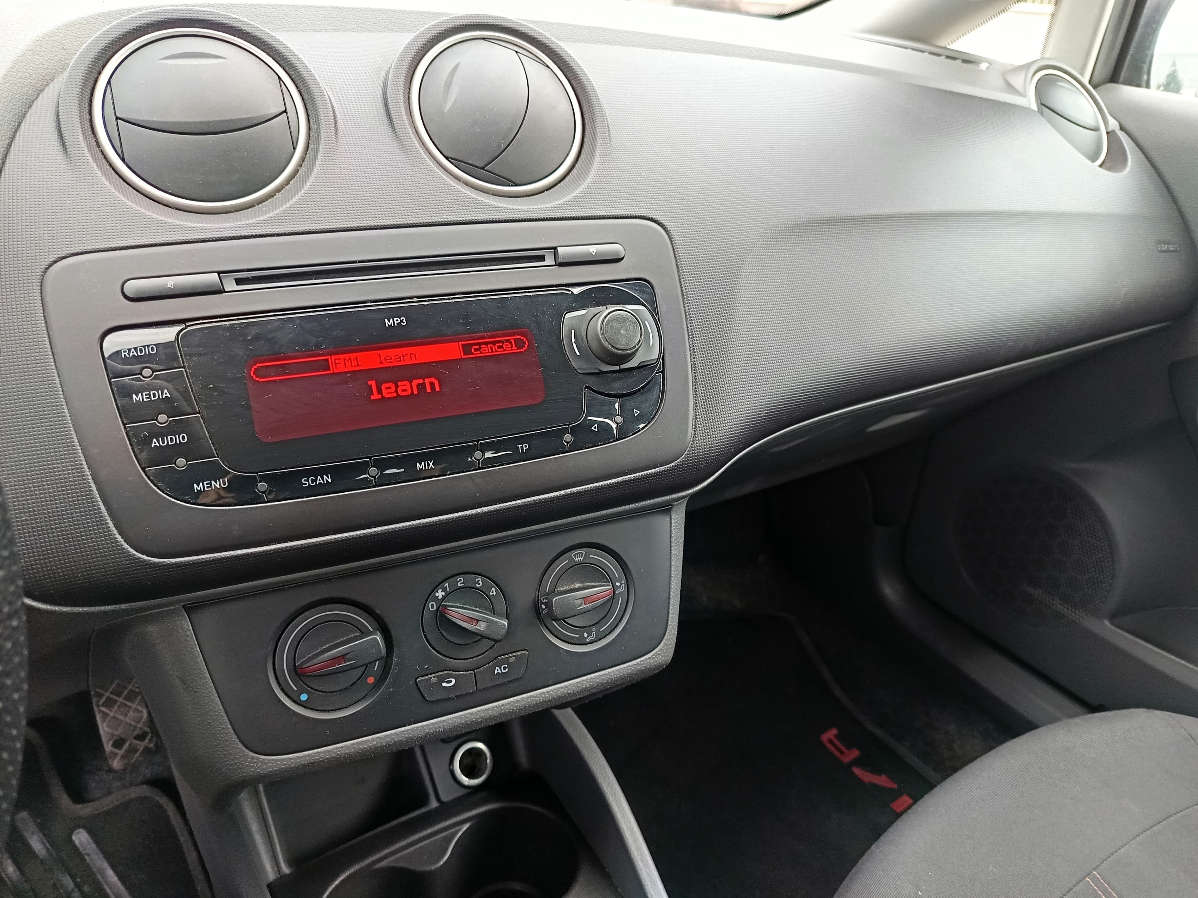 Seat Ibiza · Ano 2011 — image 35