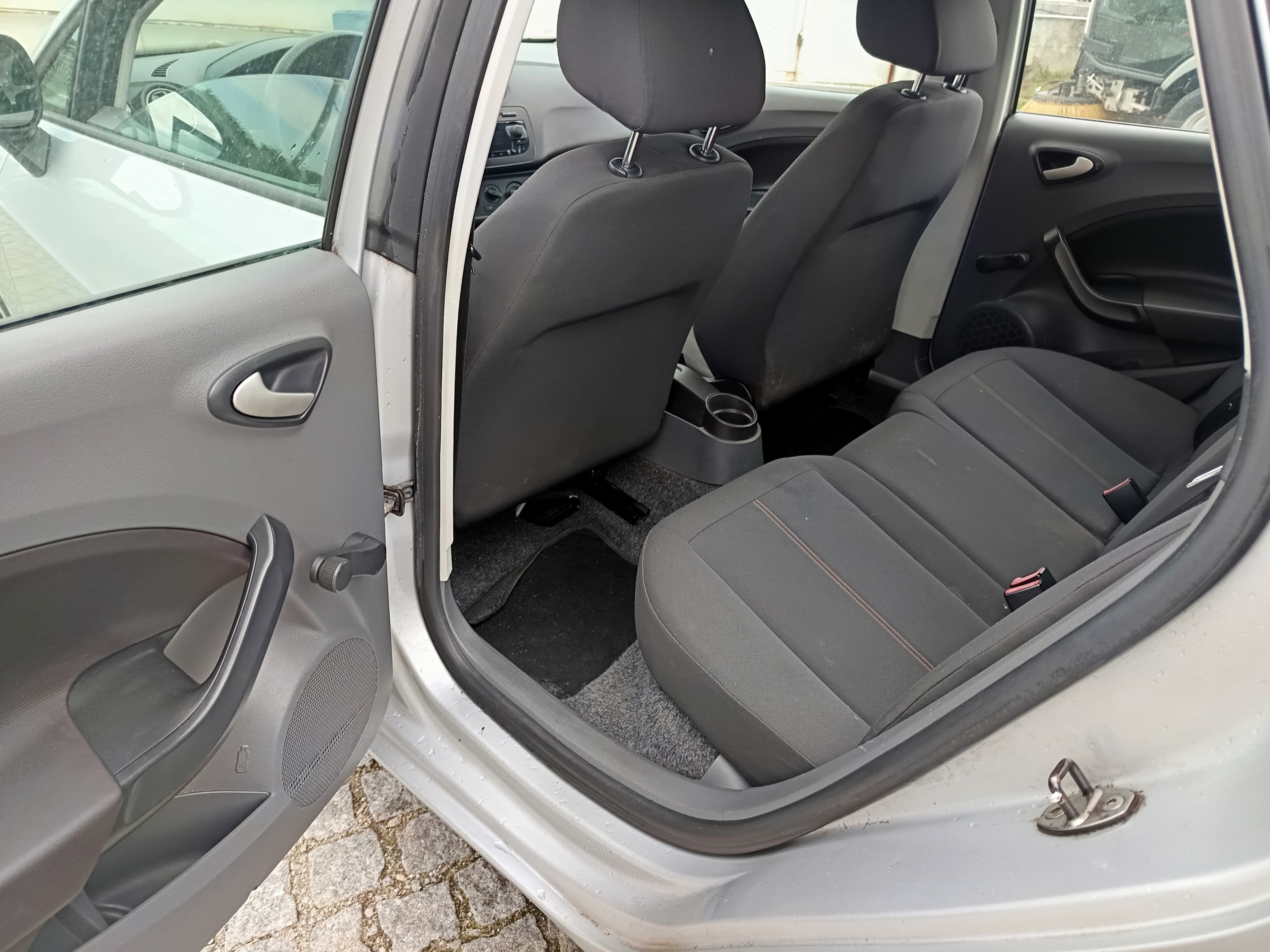Seat Ibiza · Ano 2011 — image 27