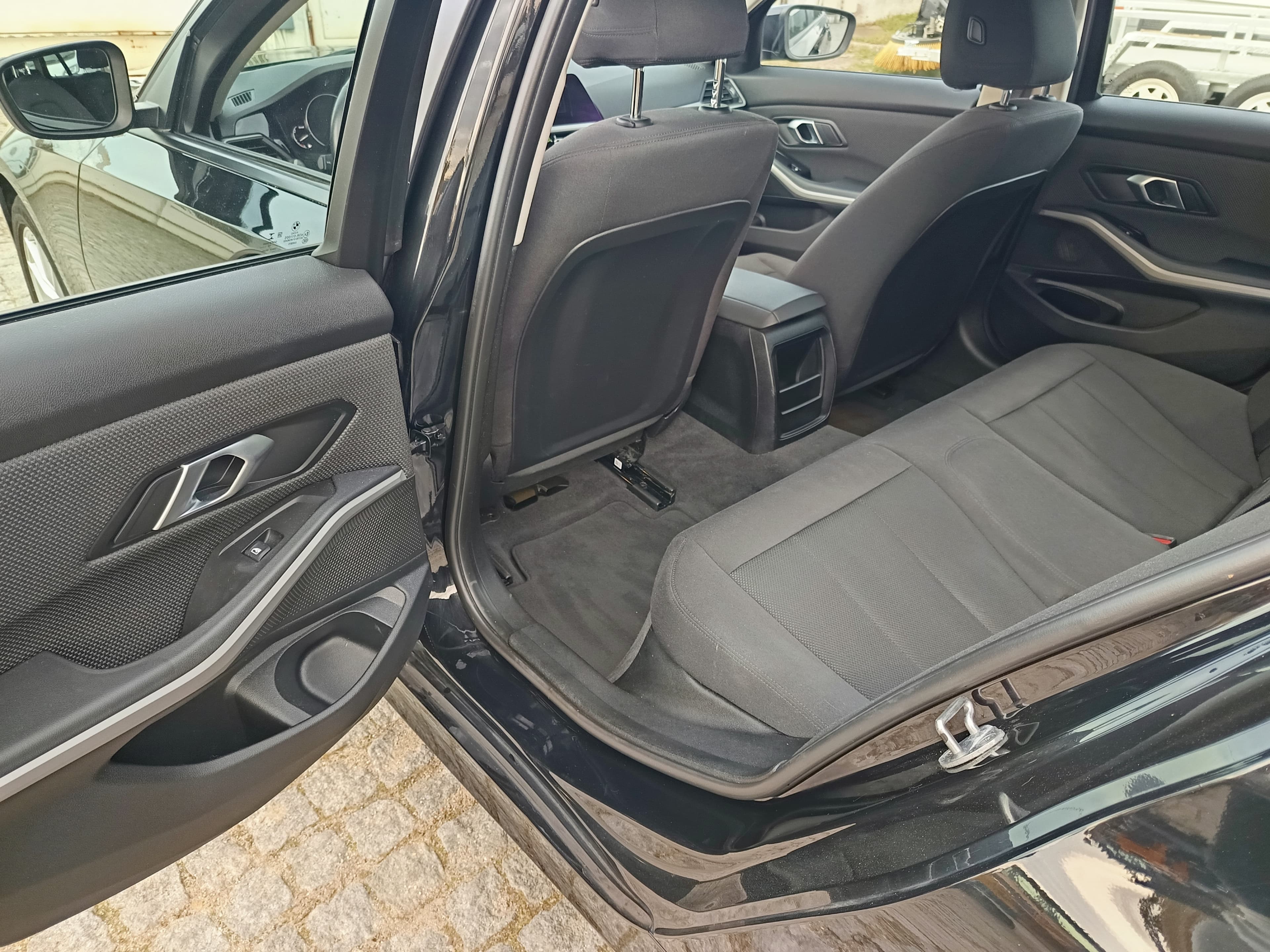 BMW 318D · Ano 2019 — imagen 37