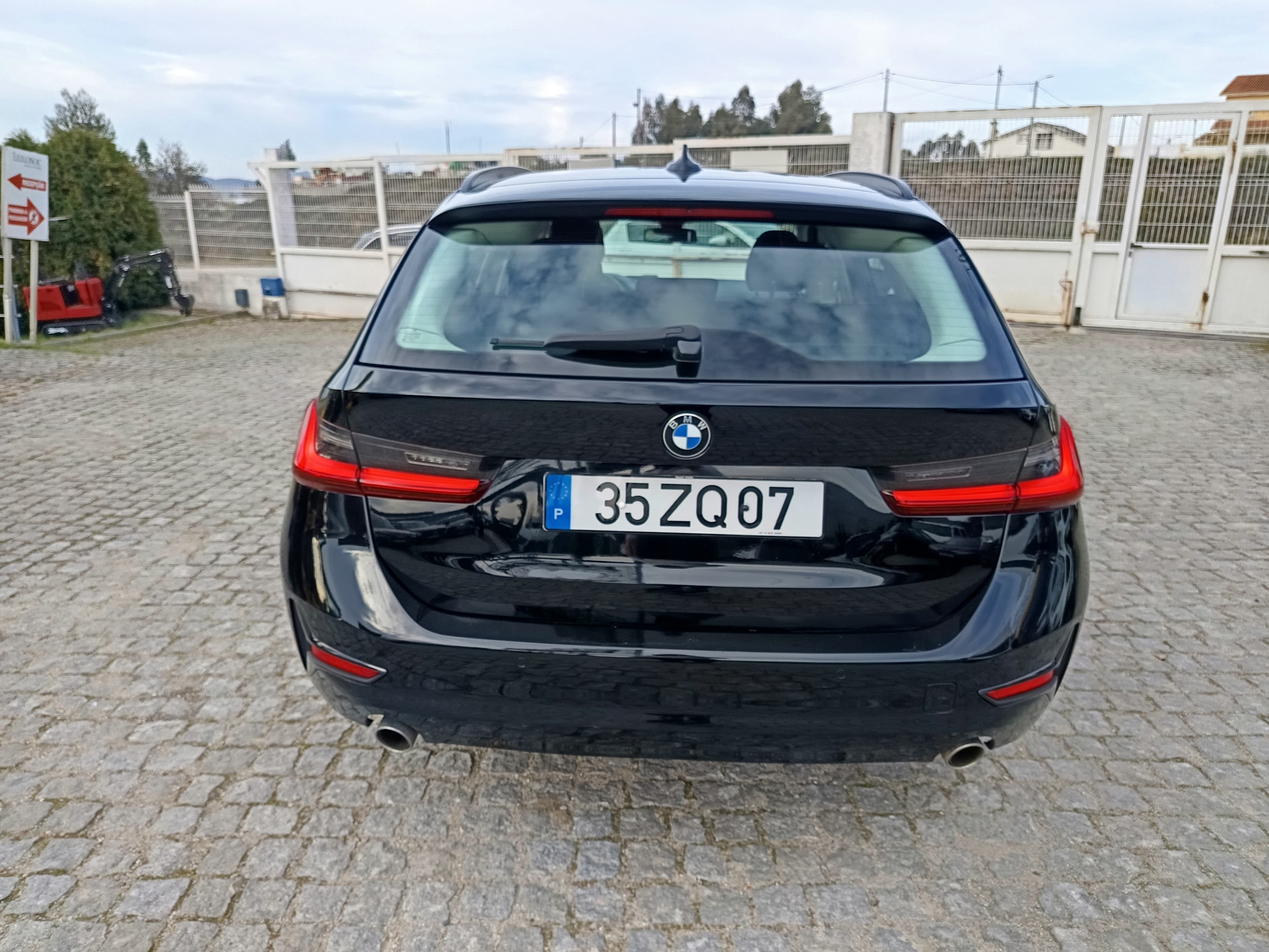BMW 318D · Ano 2019 — imagen 6