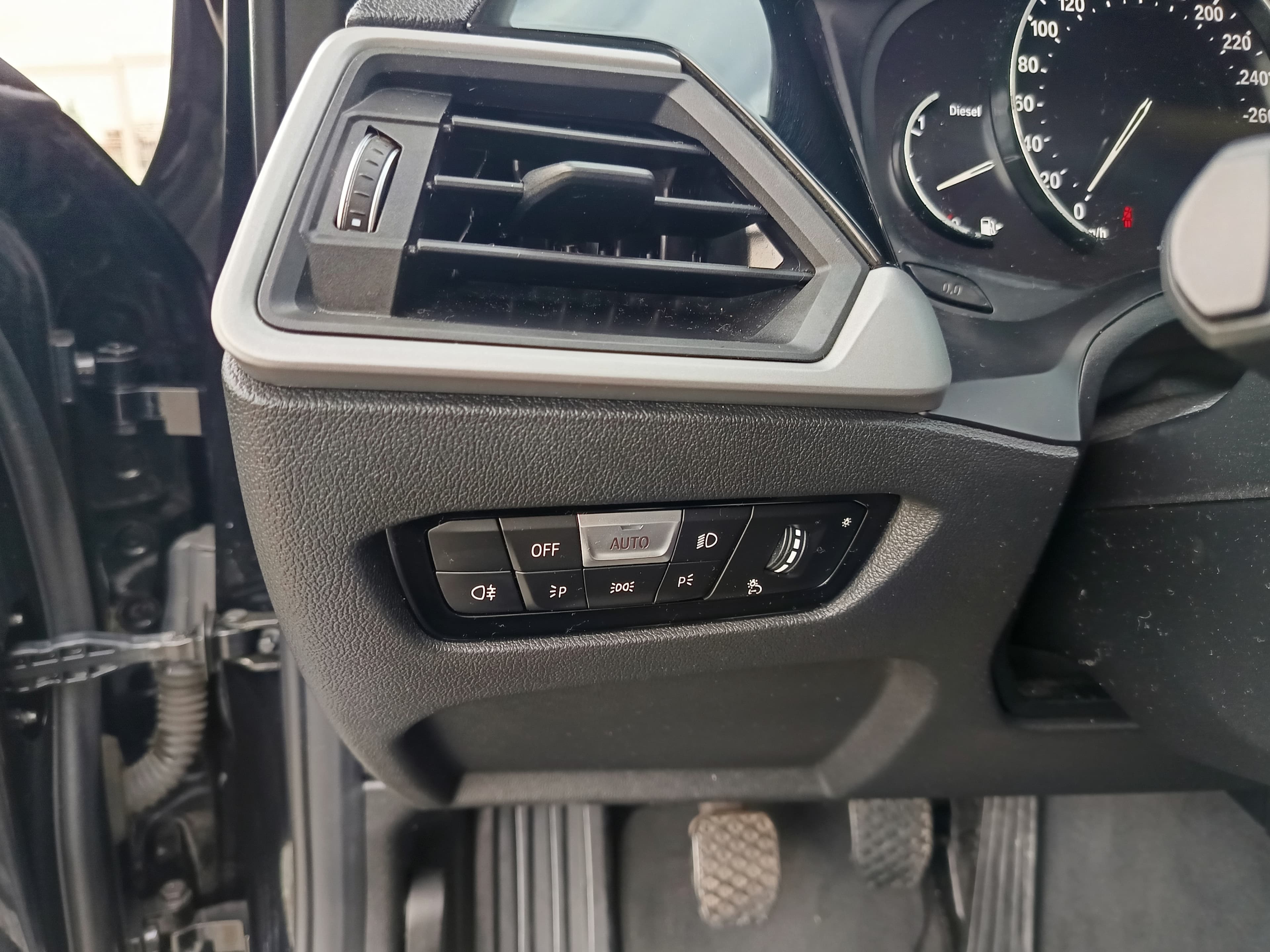 BMW 318D · Ano 2019 — imagen 43