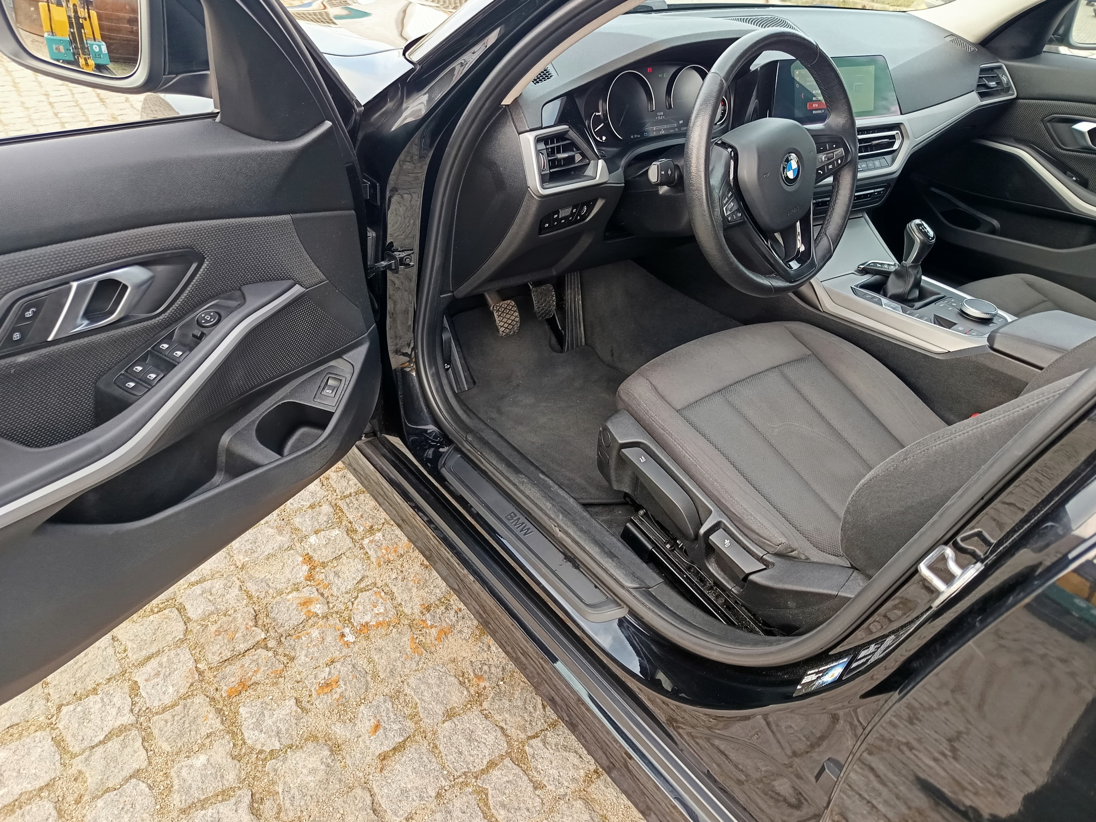 BMW 318D · Ano 2019 — imagen 31