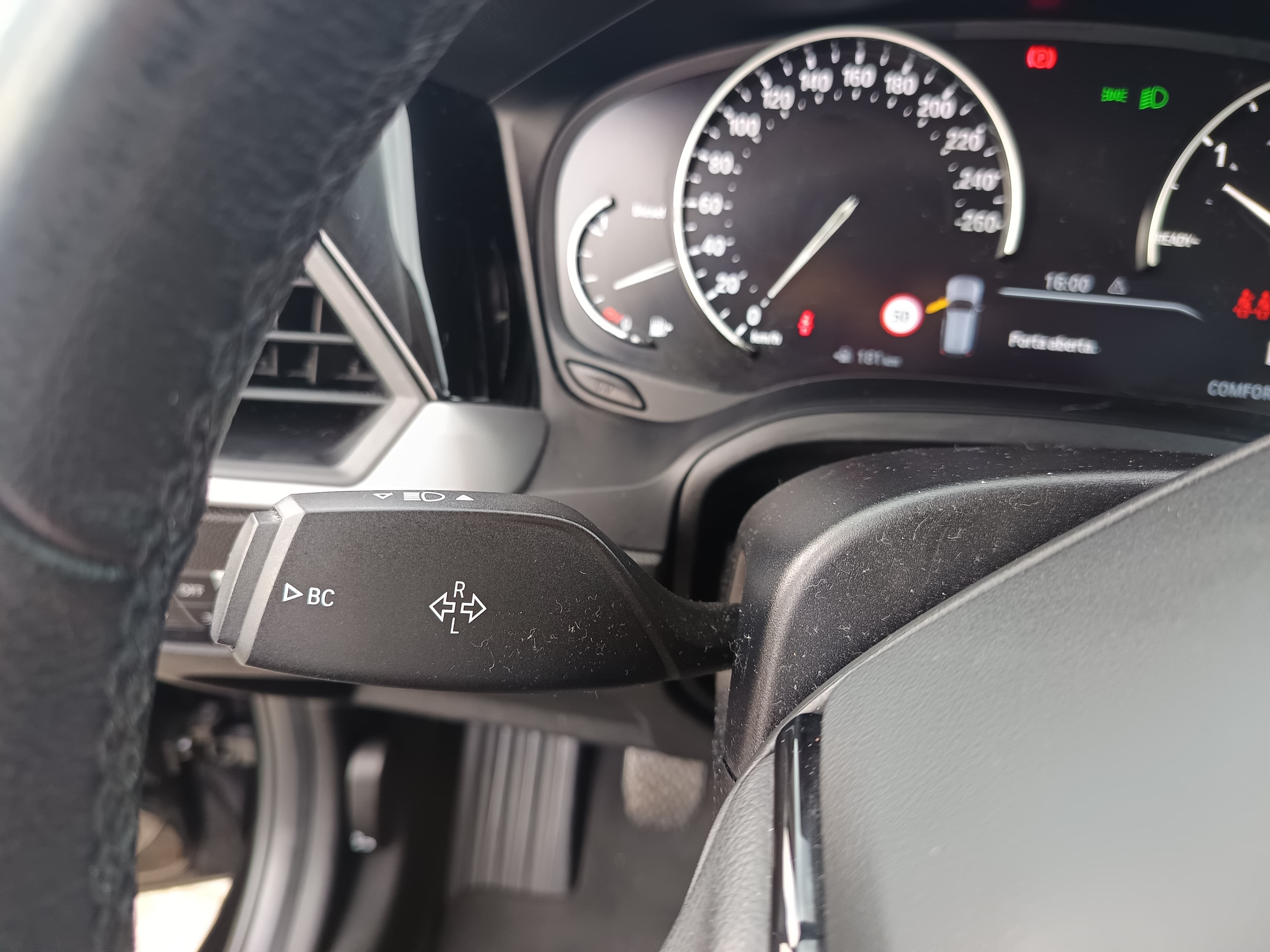 BMW 318D · Ano 2019 — imagen 42