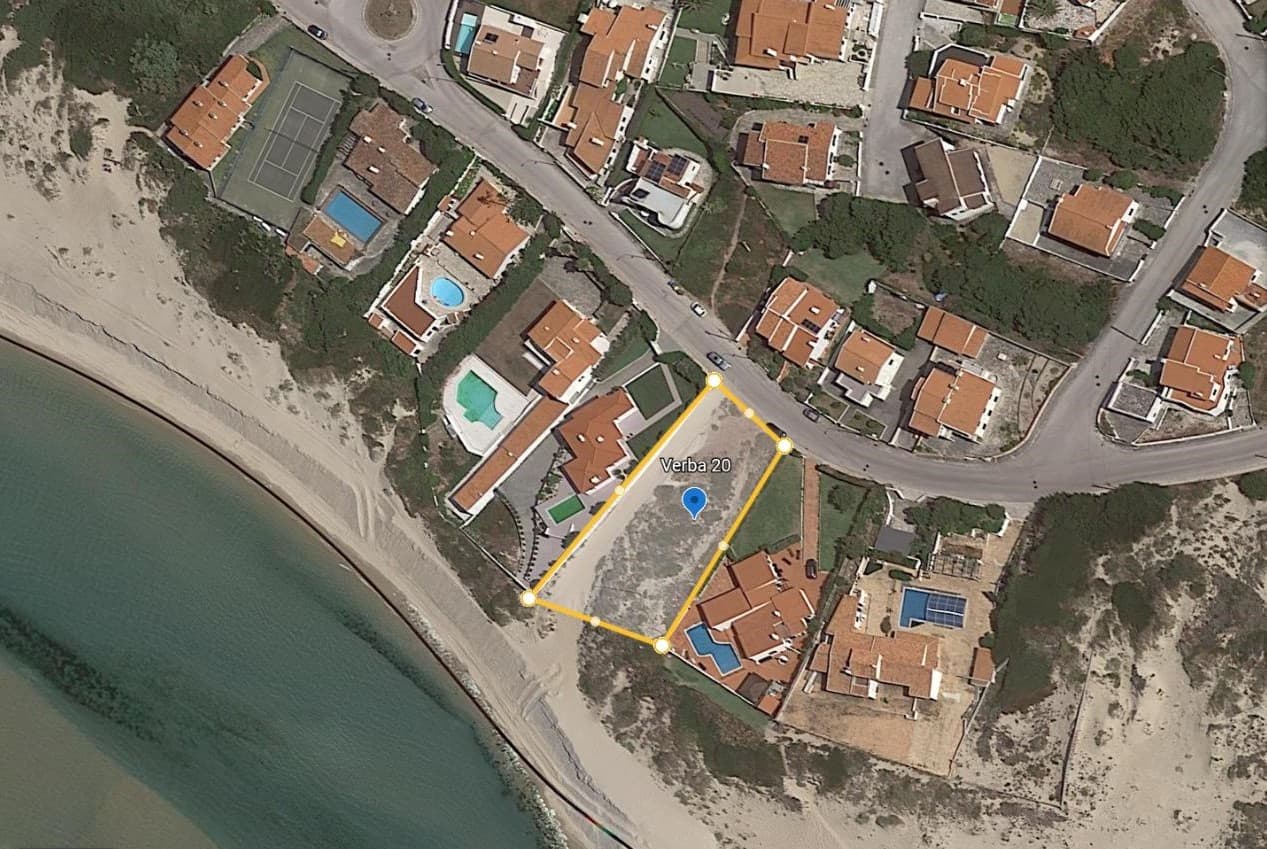 Terreno Urbano com 1.343,16 m² · Óbidos