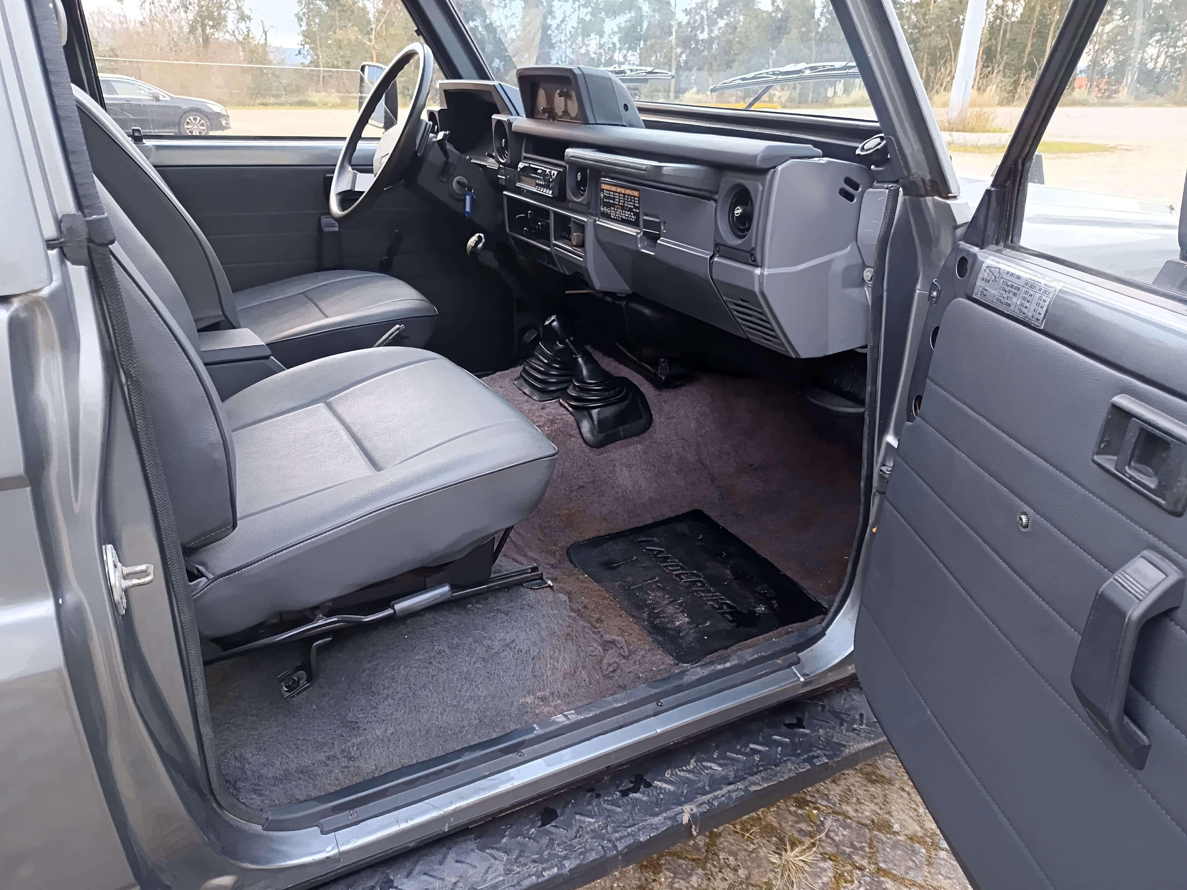 Toyota Land Cruiser 250 Turbo Diesel · Ano 1990 — imagen 21