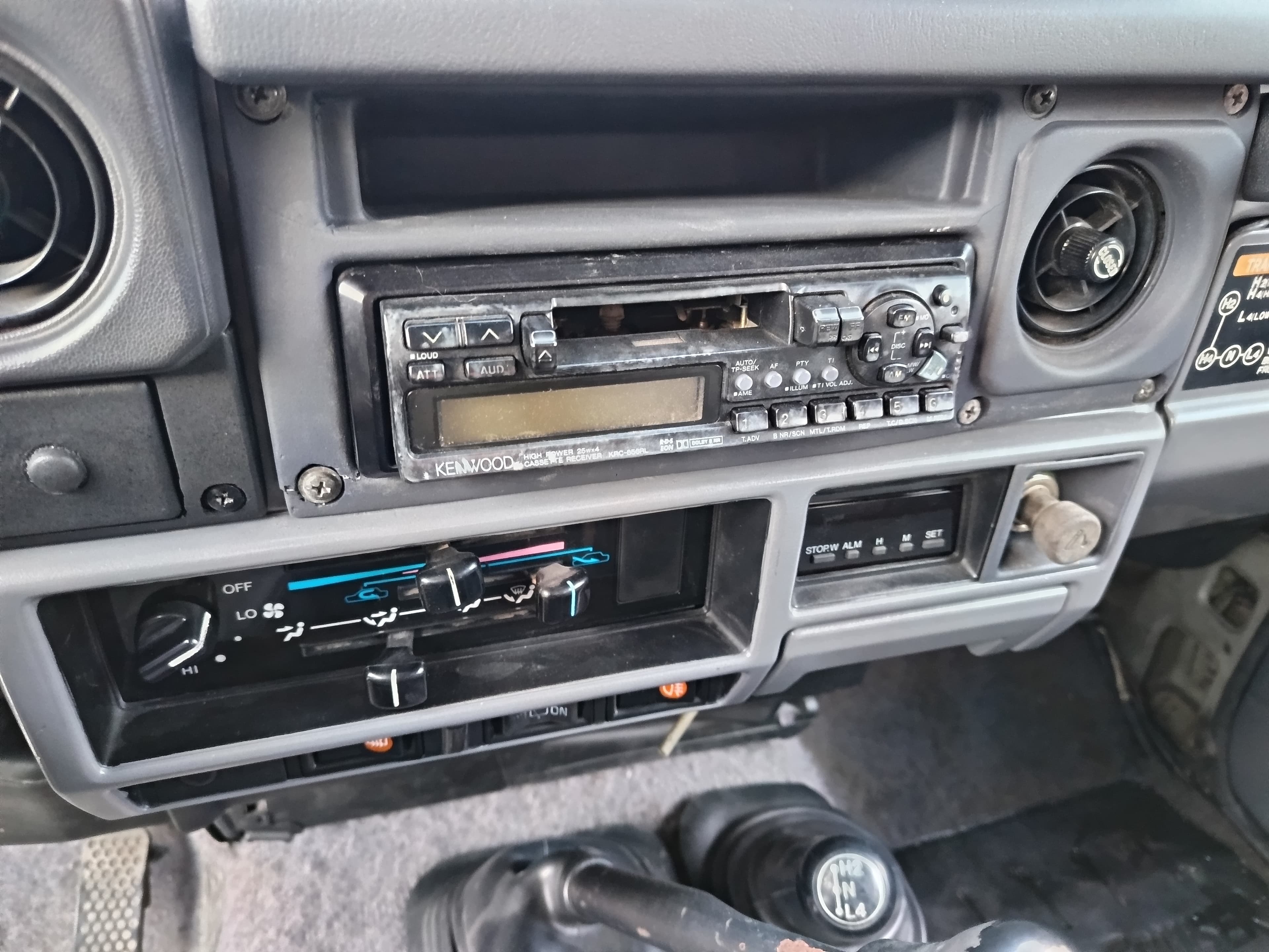 Toyota Land Cruiser 250 Turbo Diesel · Ano 1990 — imagen 25