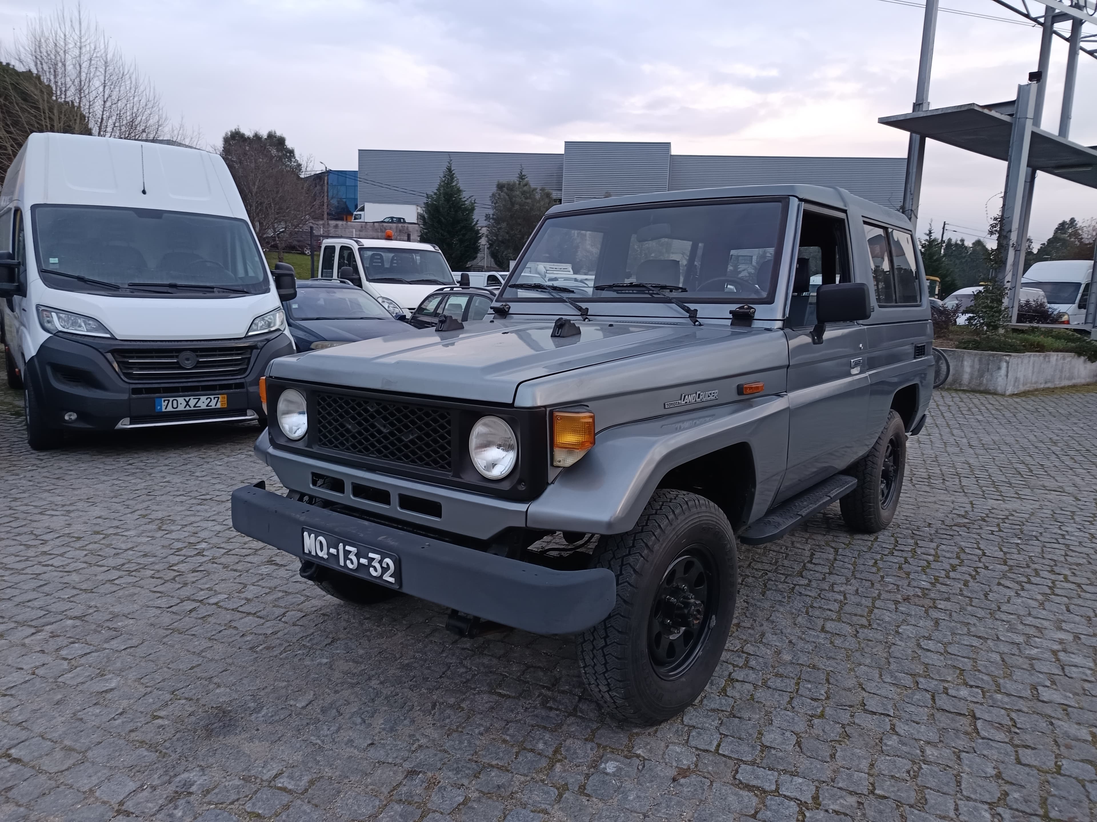 Toyota Land Cruiser 250 Turbo Diesel · Ano 1990 — imagen 2