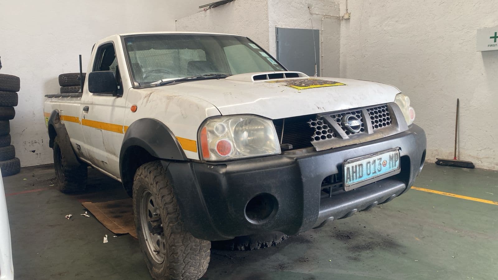 Nissan  Hard body NP300 — image 4