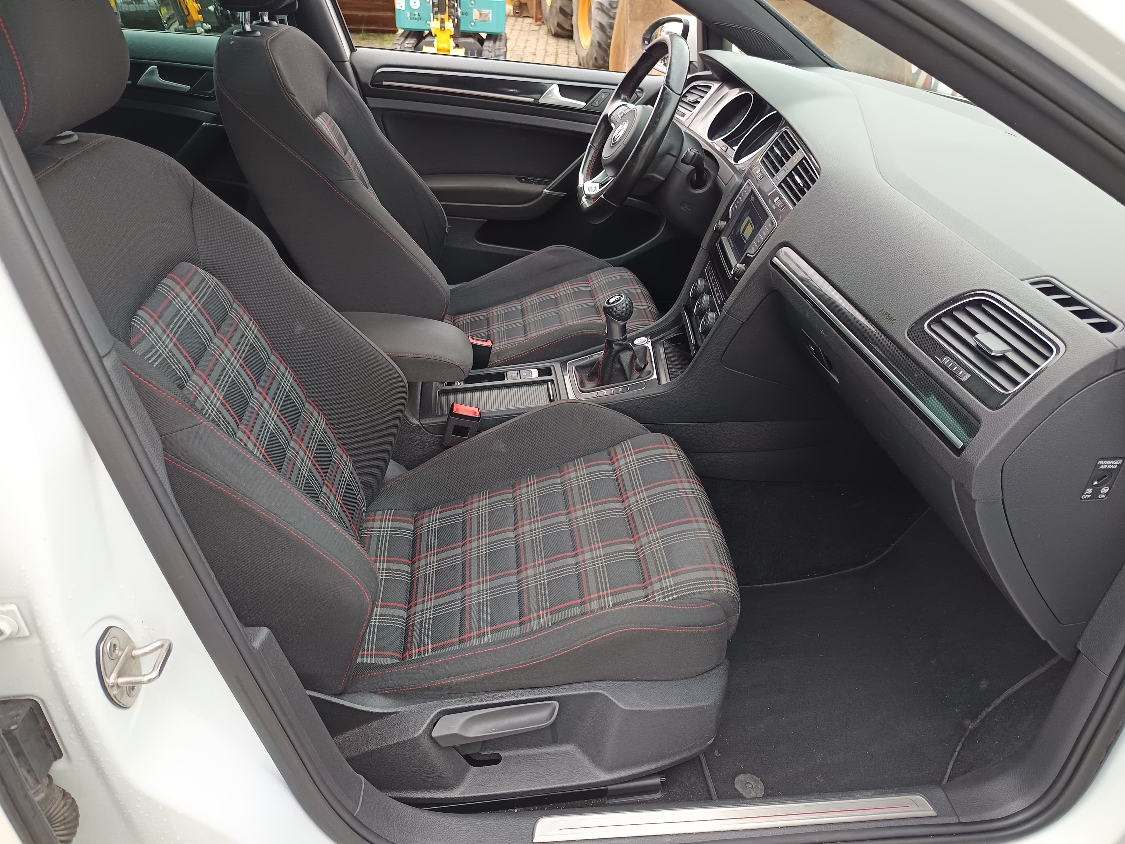 Volkswagen Golf GTI · Ano 2016 — imagen 27