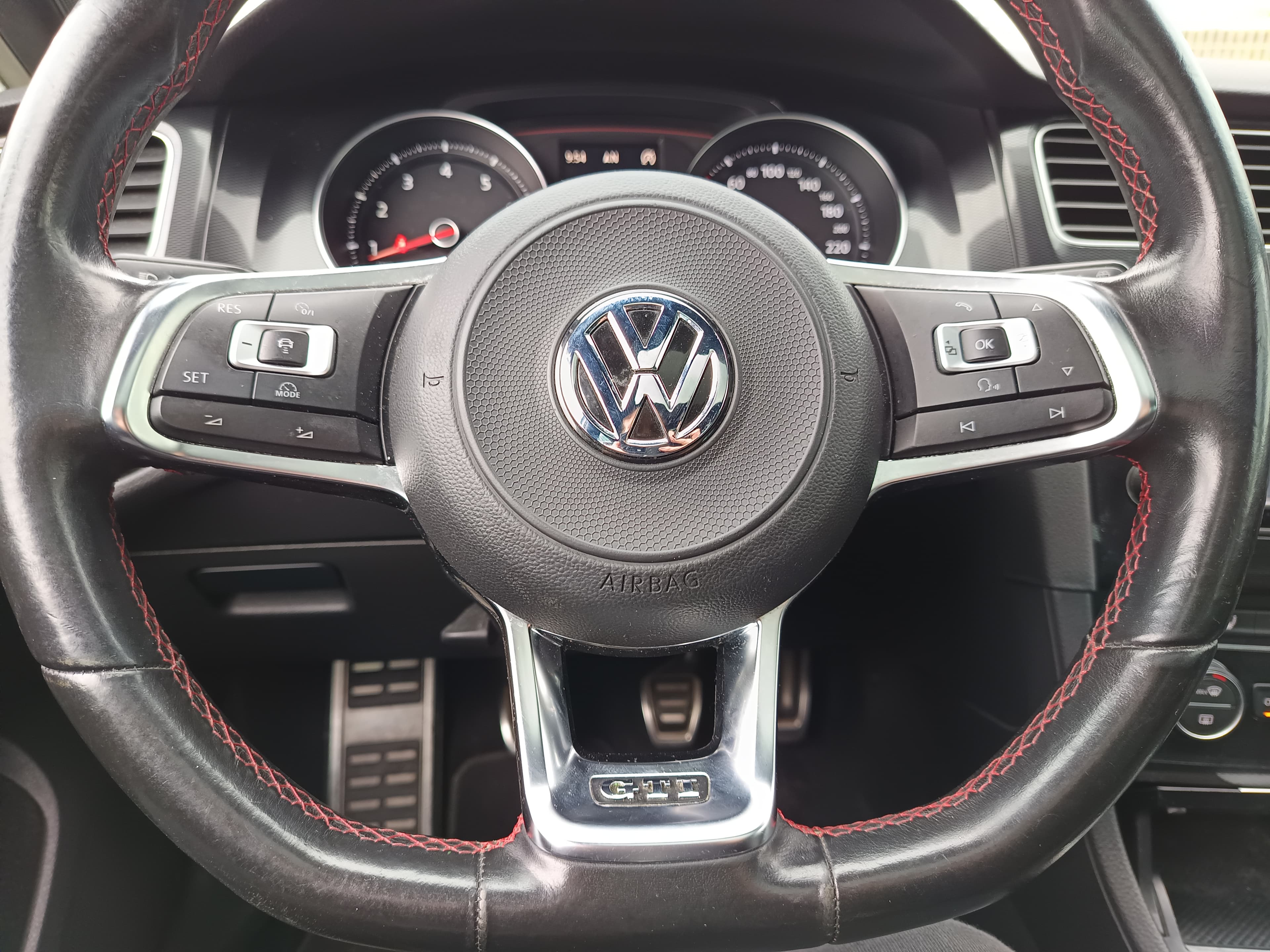 Volkswagen Golf GTI · Ano 2016 — imagen 41