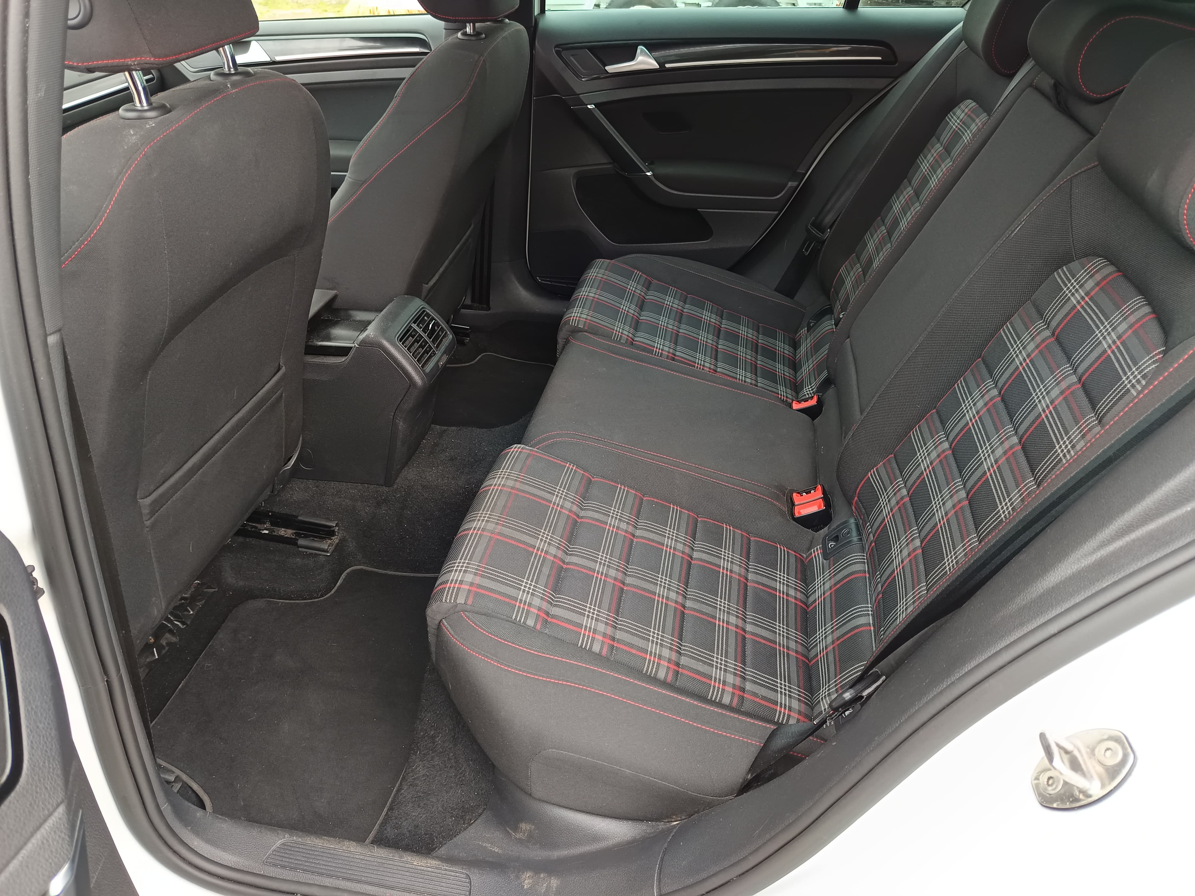 Volkswagen Golf GTI · Ano 2016 — imagen 30