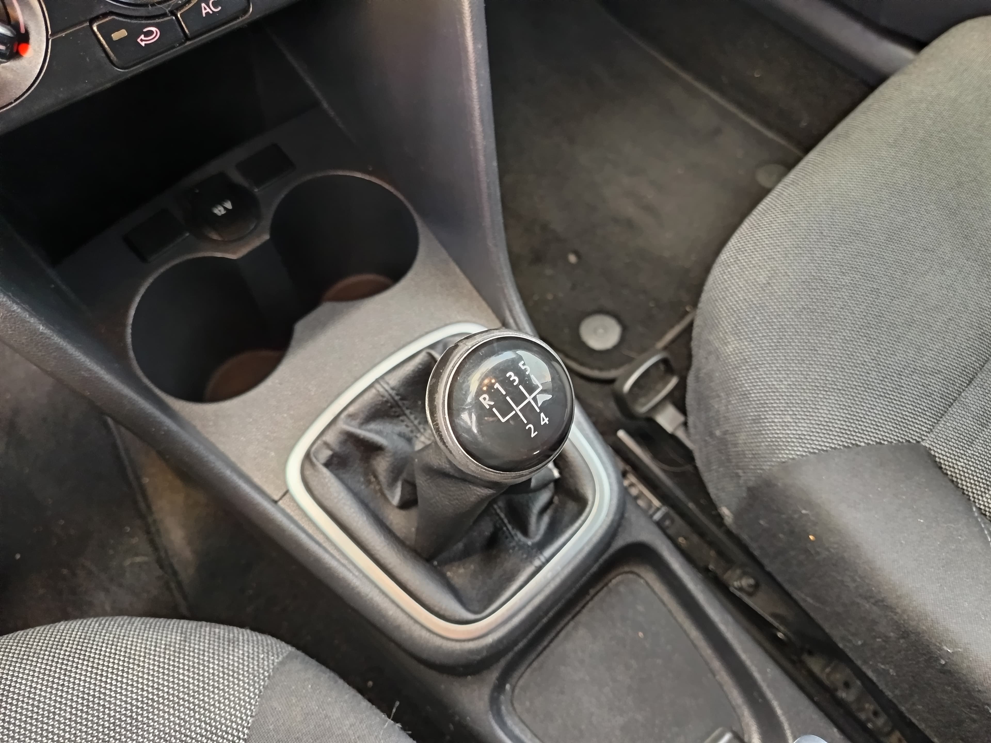 Volkswagen Polo · Ano 2014 — imagen 43