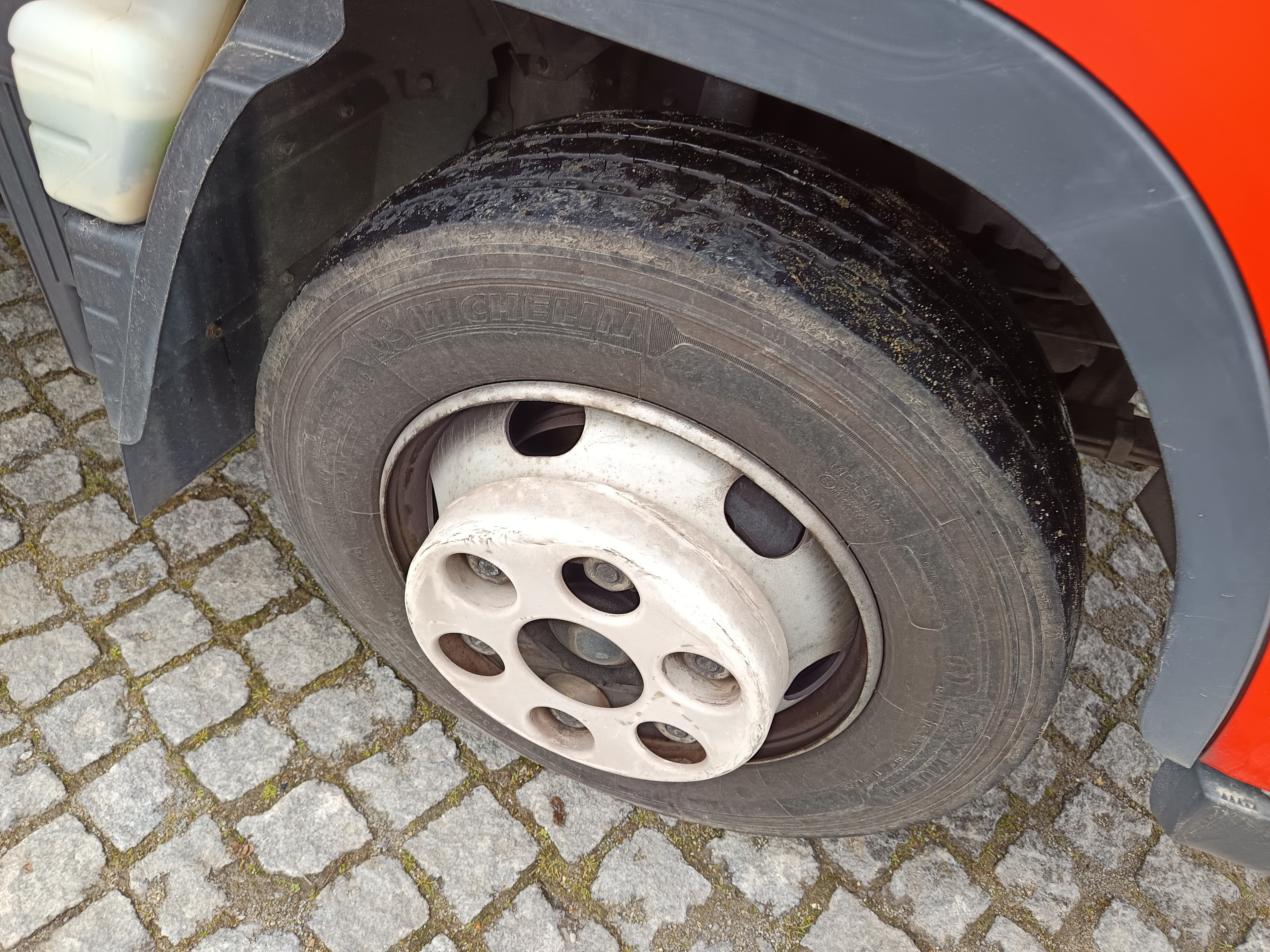 Mitsubishi Canter 7C18 · Ano 2012 — image 7
