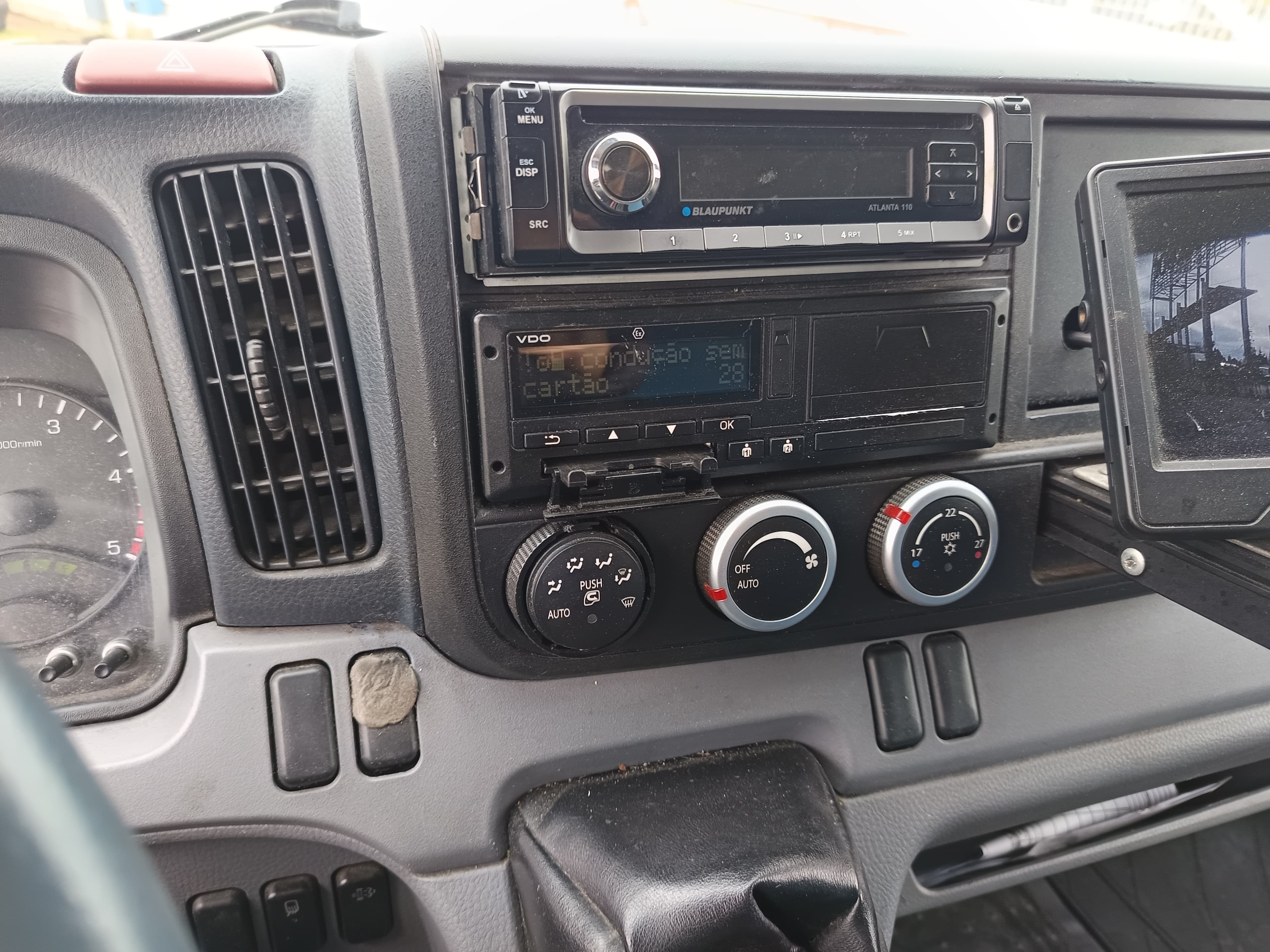 Mitsubishi Canter 7C18 · Ano 2012 — image 27