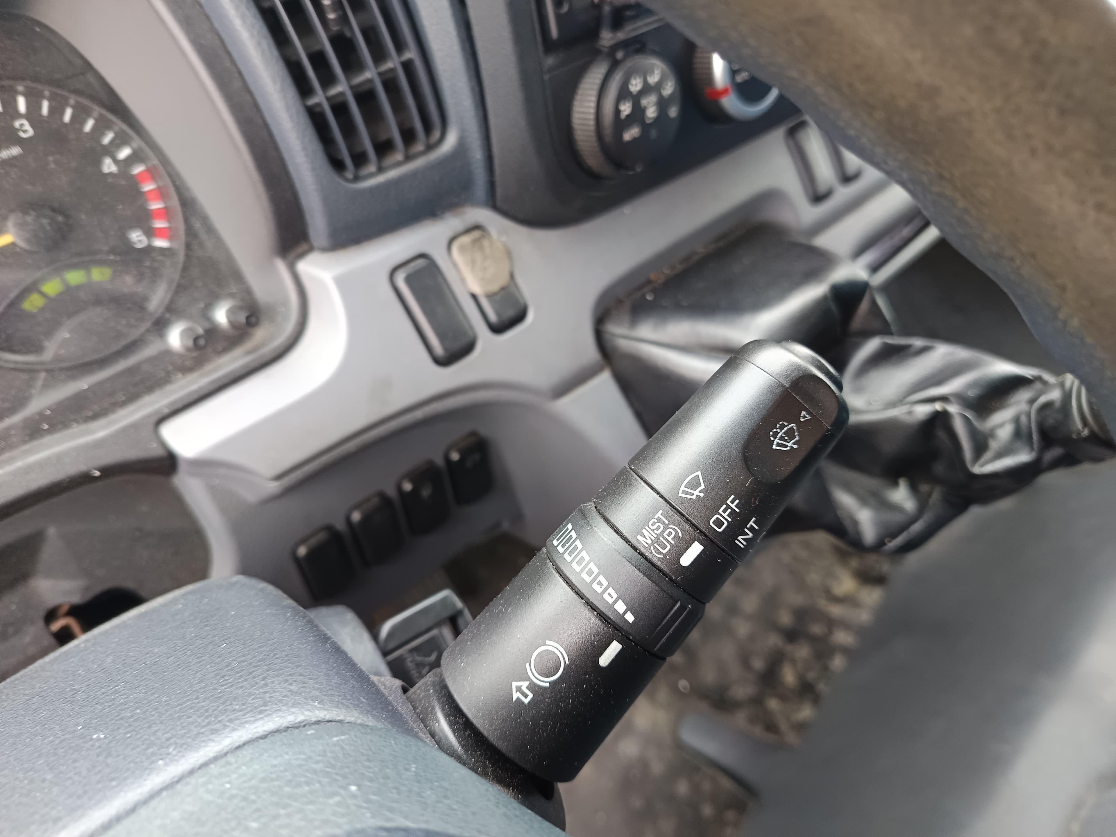 Mitsubishi Canter 7C18 · Ano 2012 — image 29