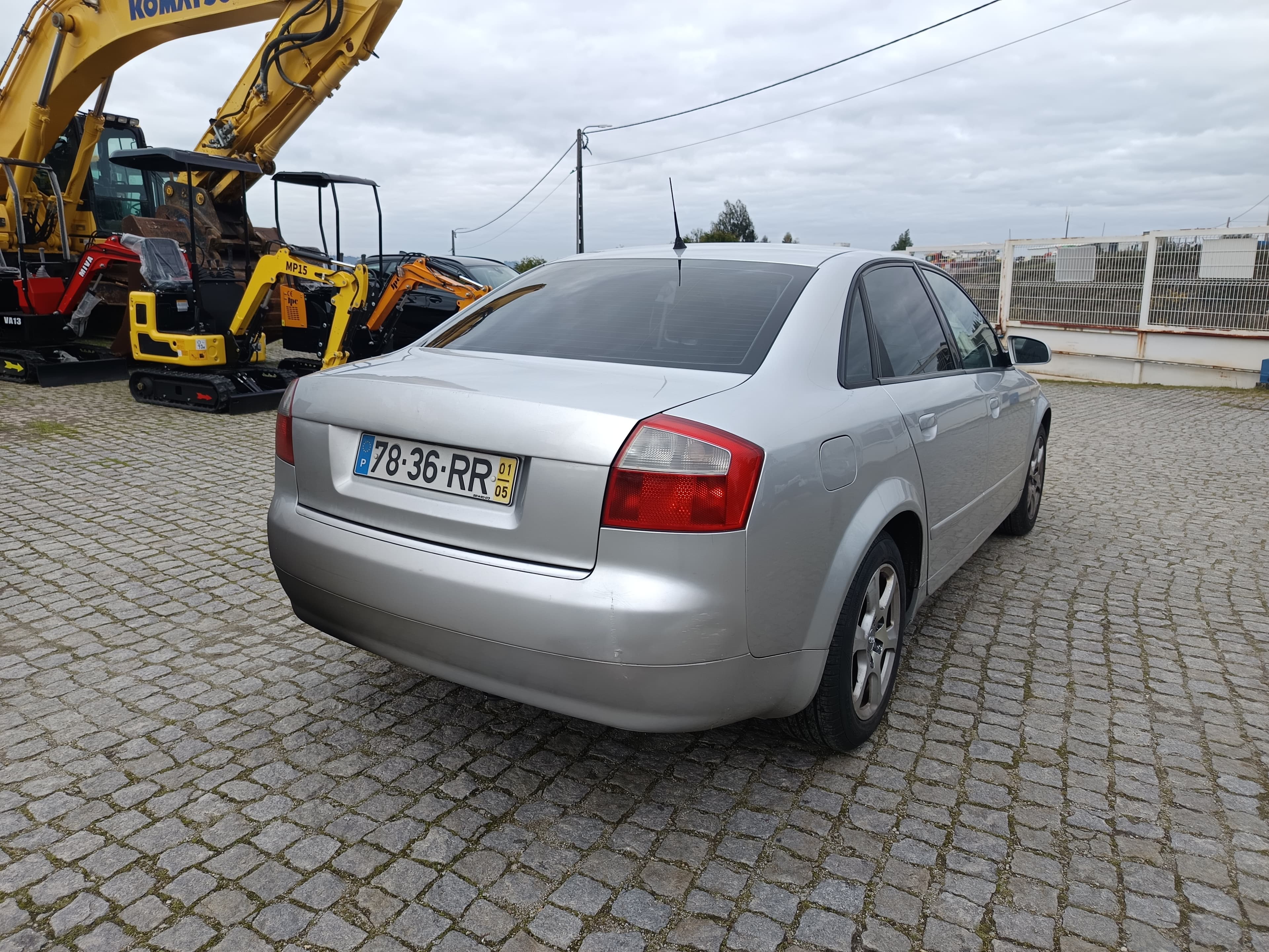 Audi A4 · Ano 2001 — imagen 6