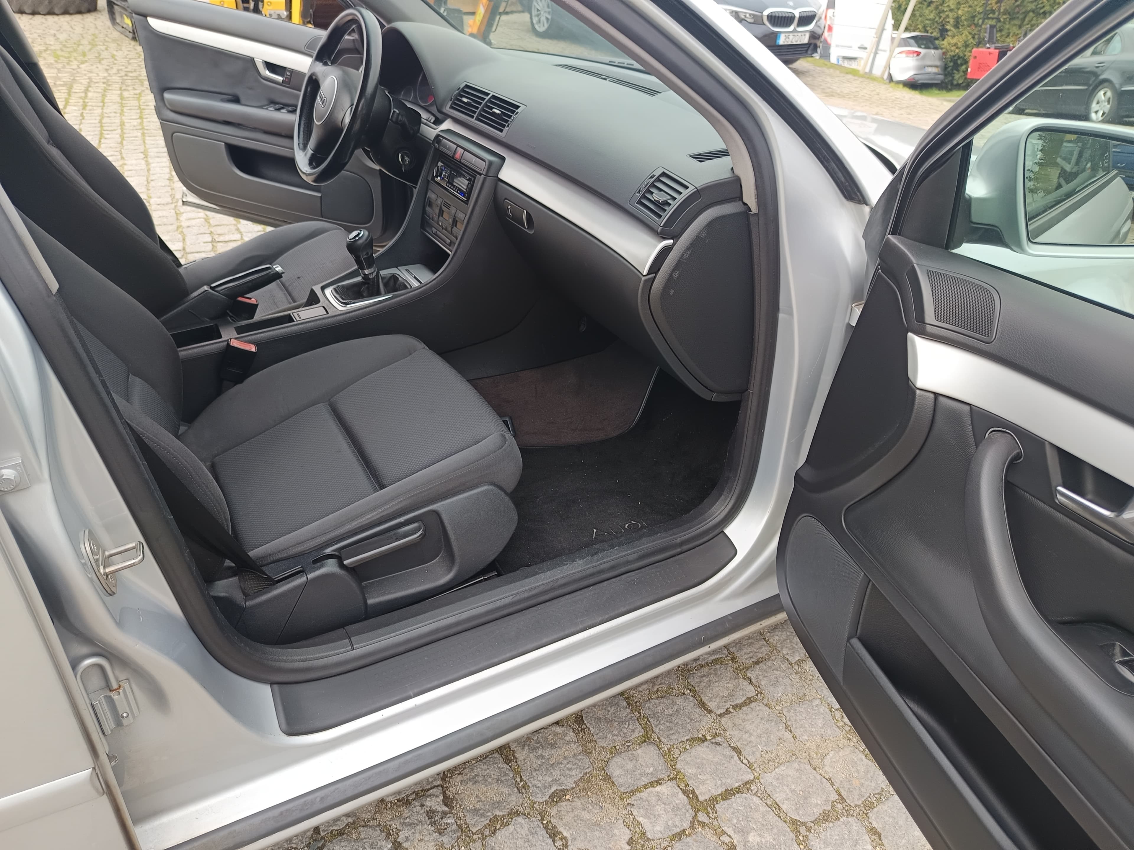 Audi A4 · Ano 2001 — imagen 23