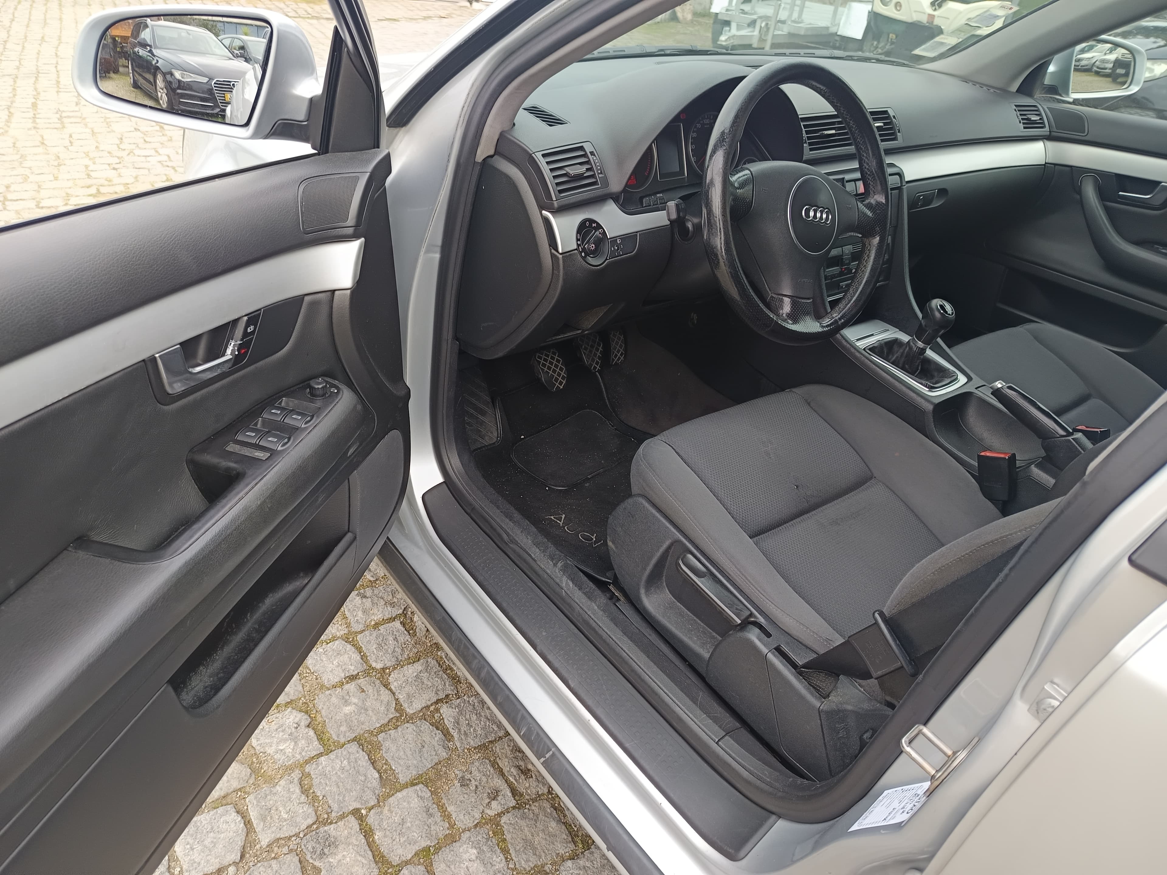 Audi A4 · Ano 2001 — imagen 29