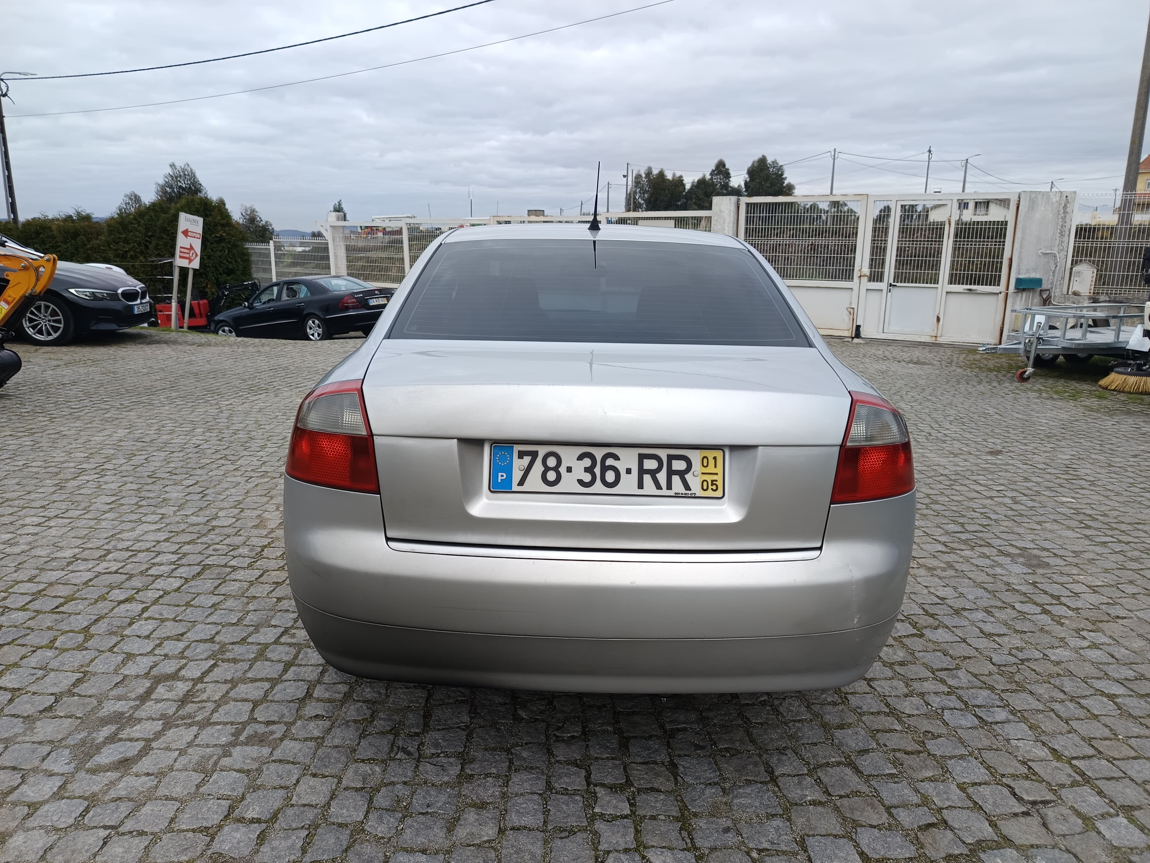 Audi A4 · Ano 2001 — imagen 4