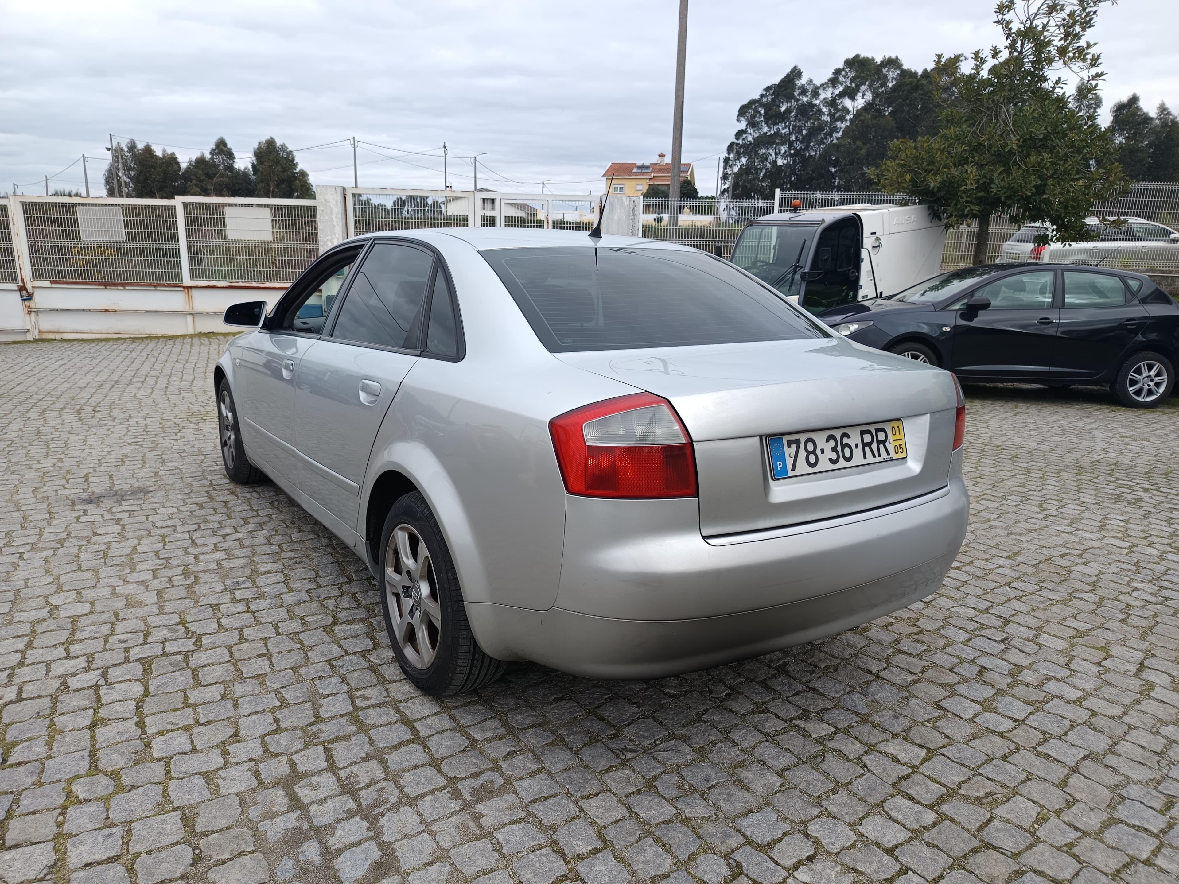 Audi A4 · Ano 2001 — imagen 5