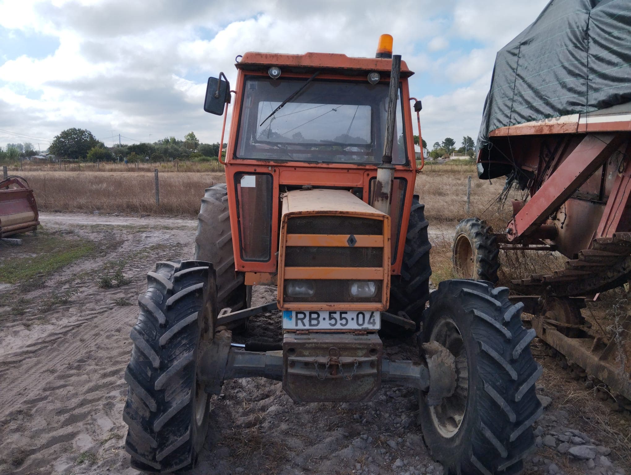 Trator Agrícola Renault LS — image 3