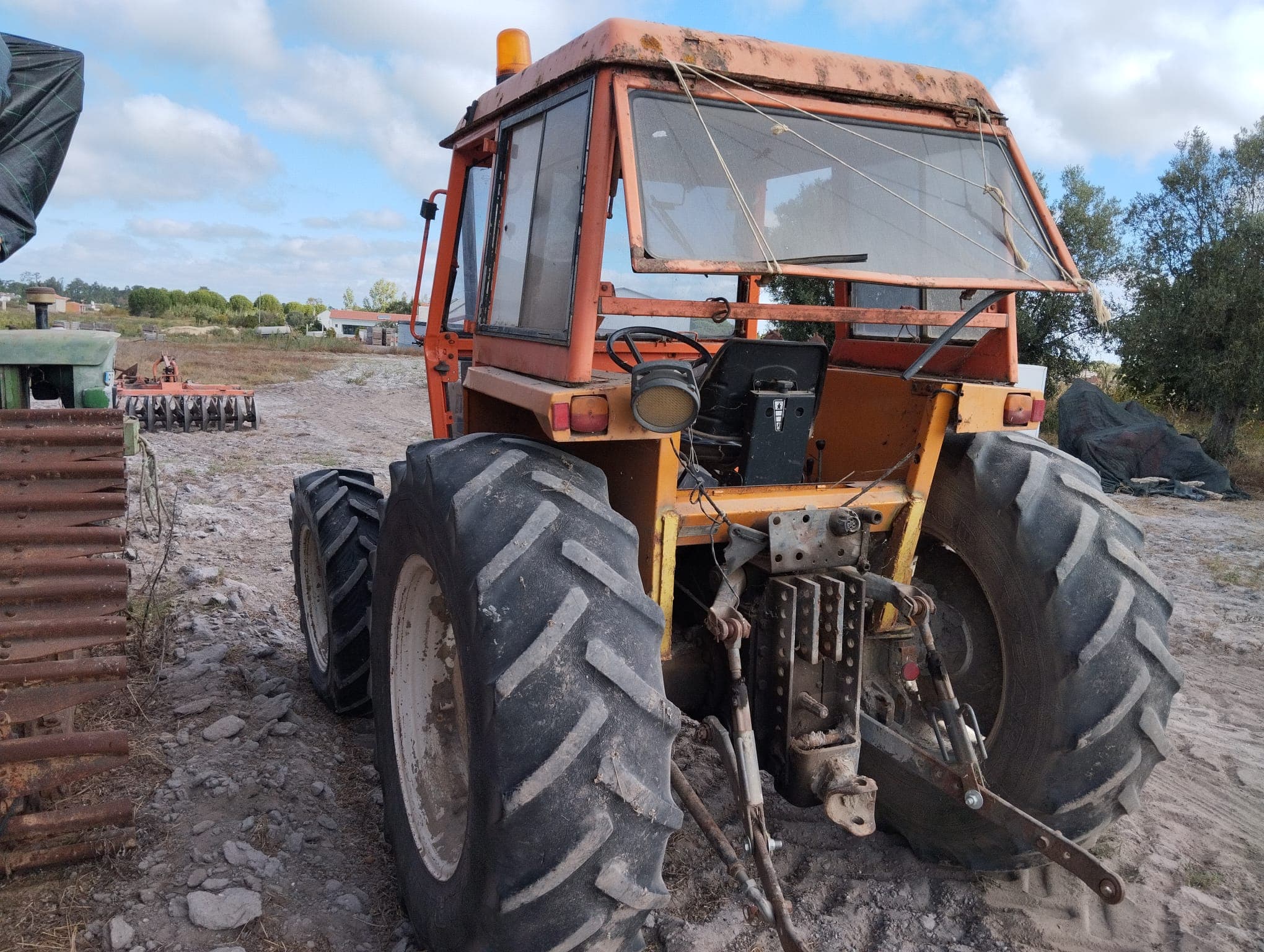 Trator Agrícola Renault LS — image 5
