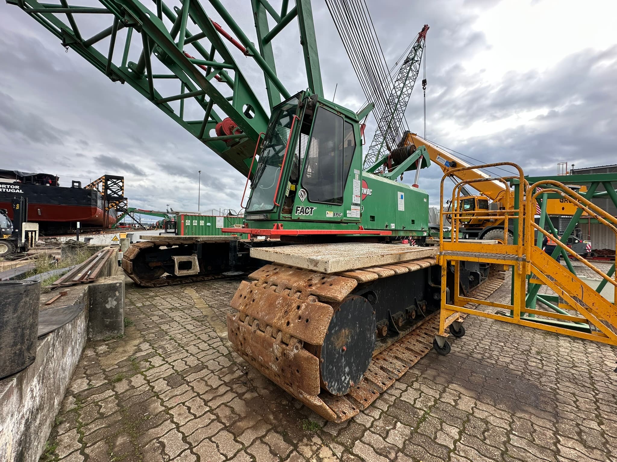 Grua Manitowoc 999 — image 1