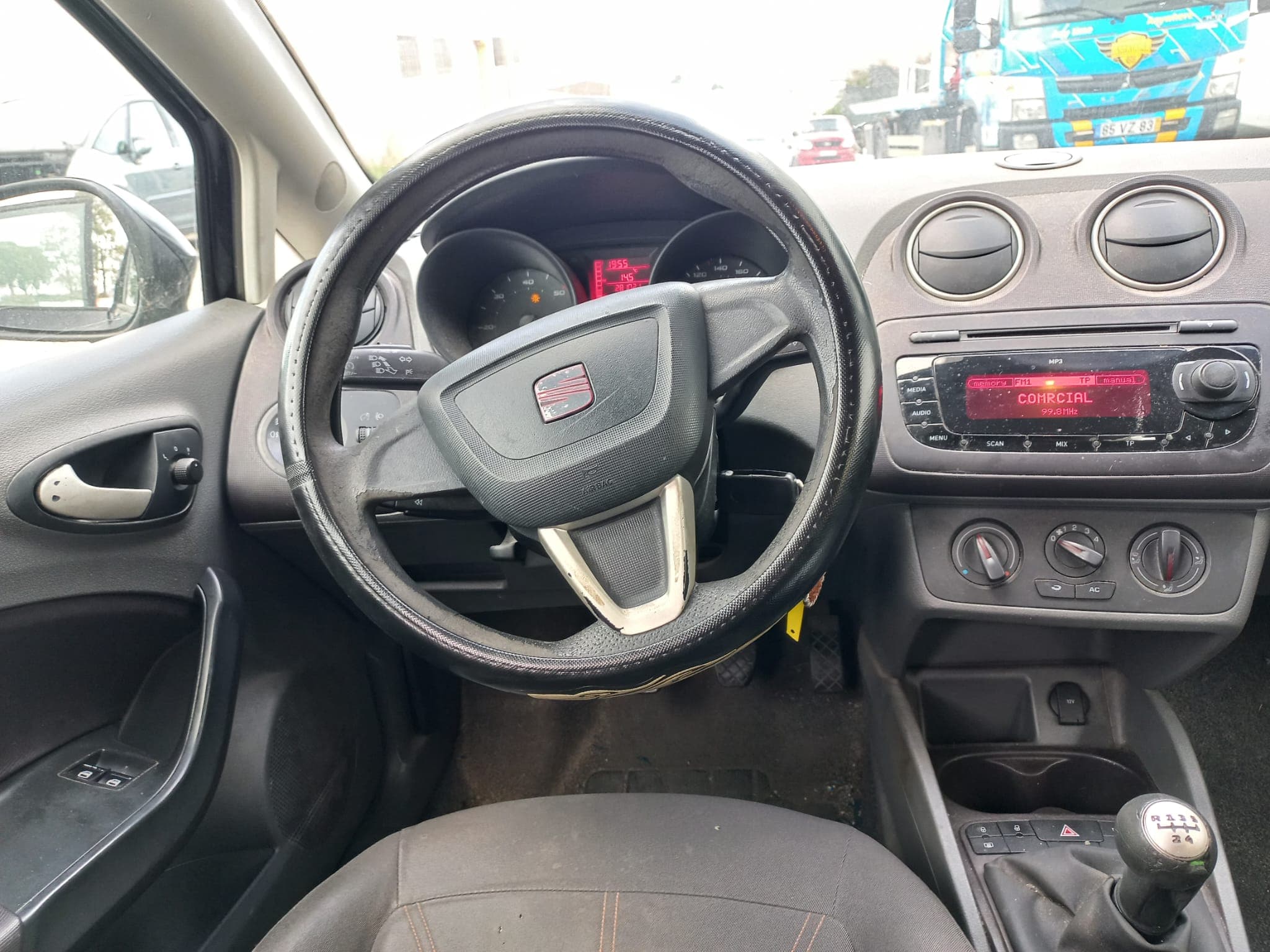 Seat Ibiza · Ano 2011 — image 17