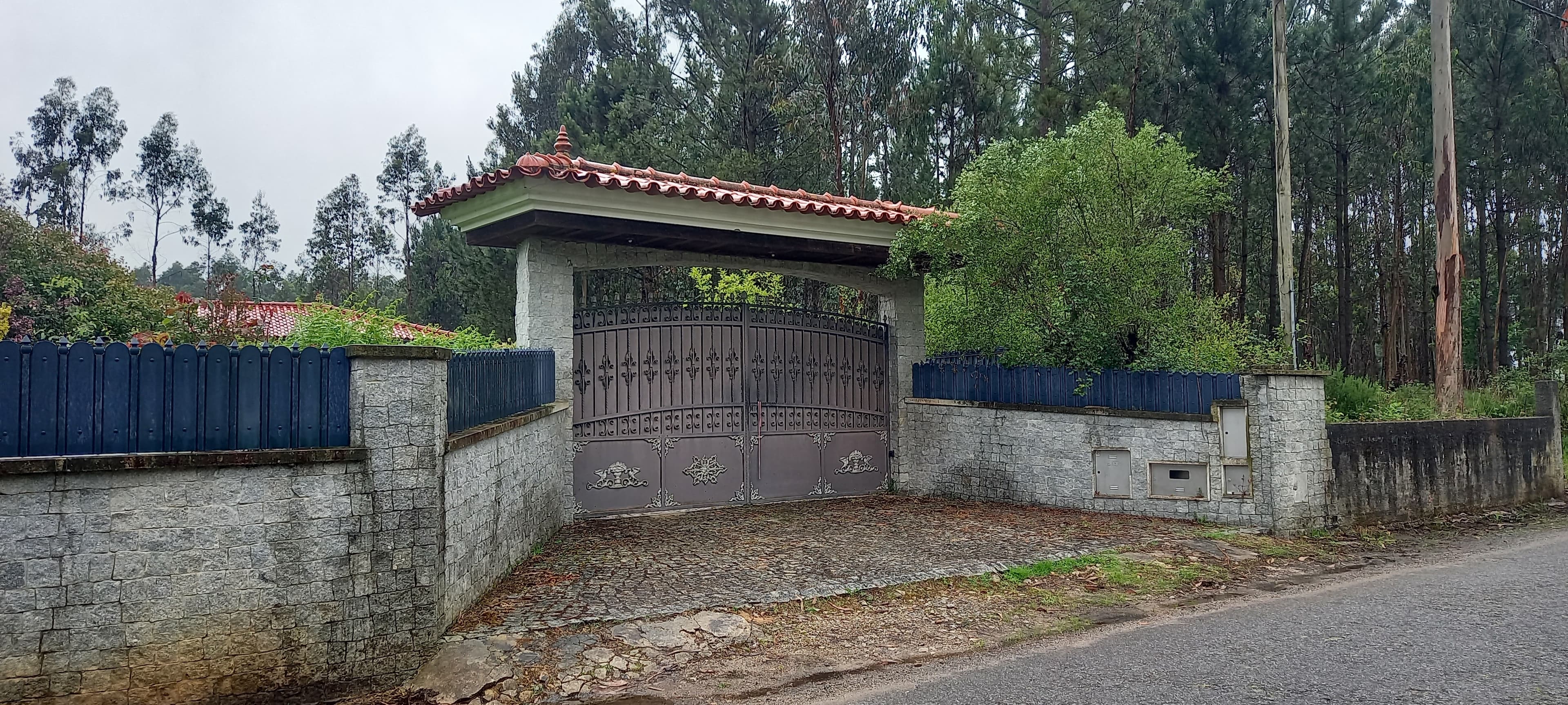 Moradia V5 e Estacionamento · Oliveira de Azeméis — imagen 4