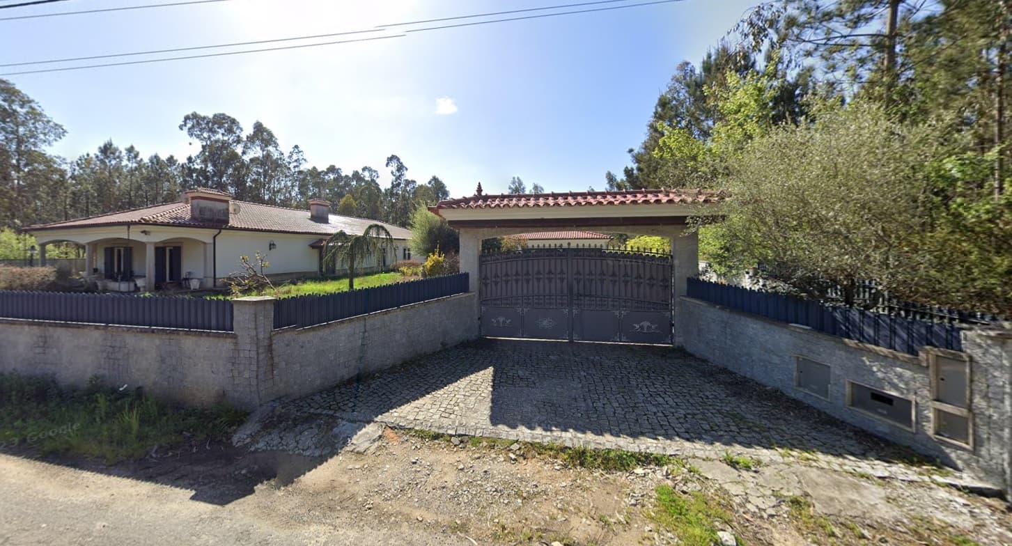 Moradia V5 e Estacionamento · Oliveira de Azeméis — imagen 3