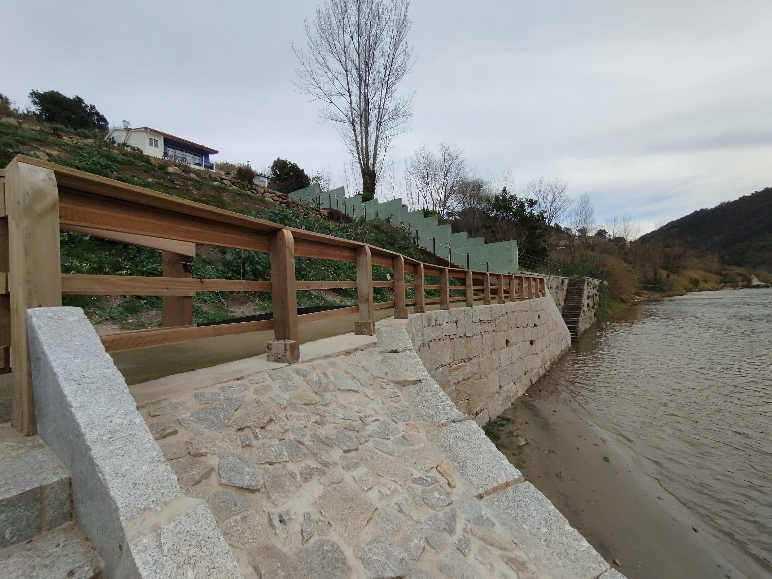 Moradia V2 com Praia Fluvial Privativa · Sande, Marco de Canaveses — image 26