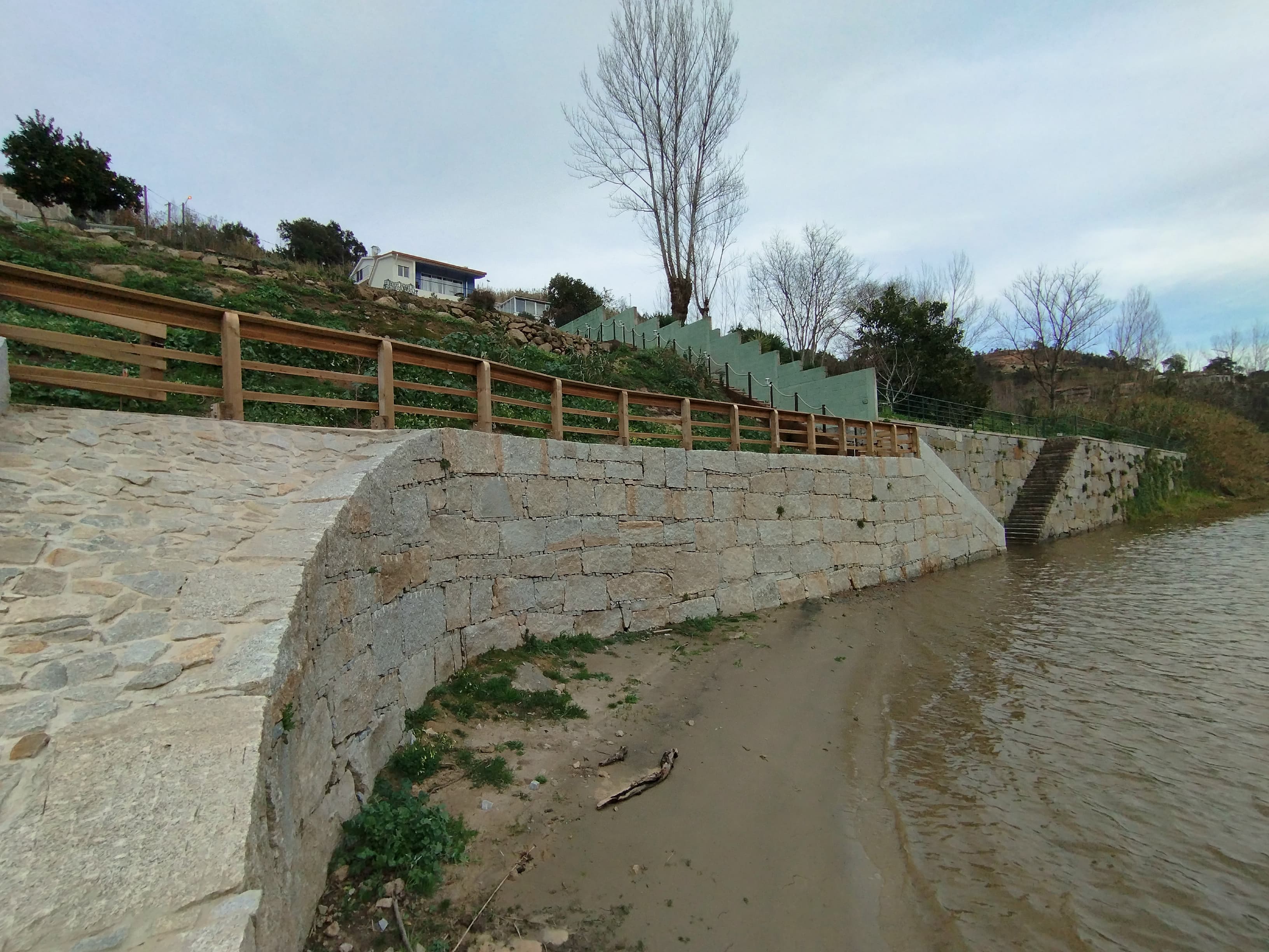 Moradia V2 com Praia Fluvial Privativa · Sande, Marco de Canaveses — image 25
