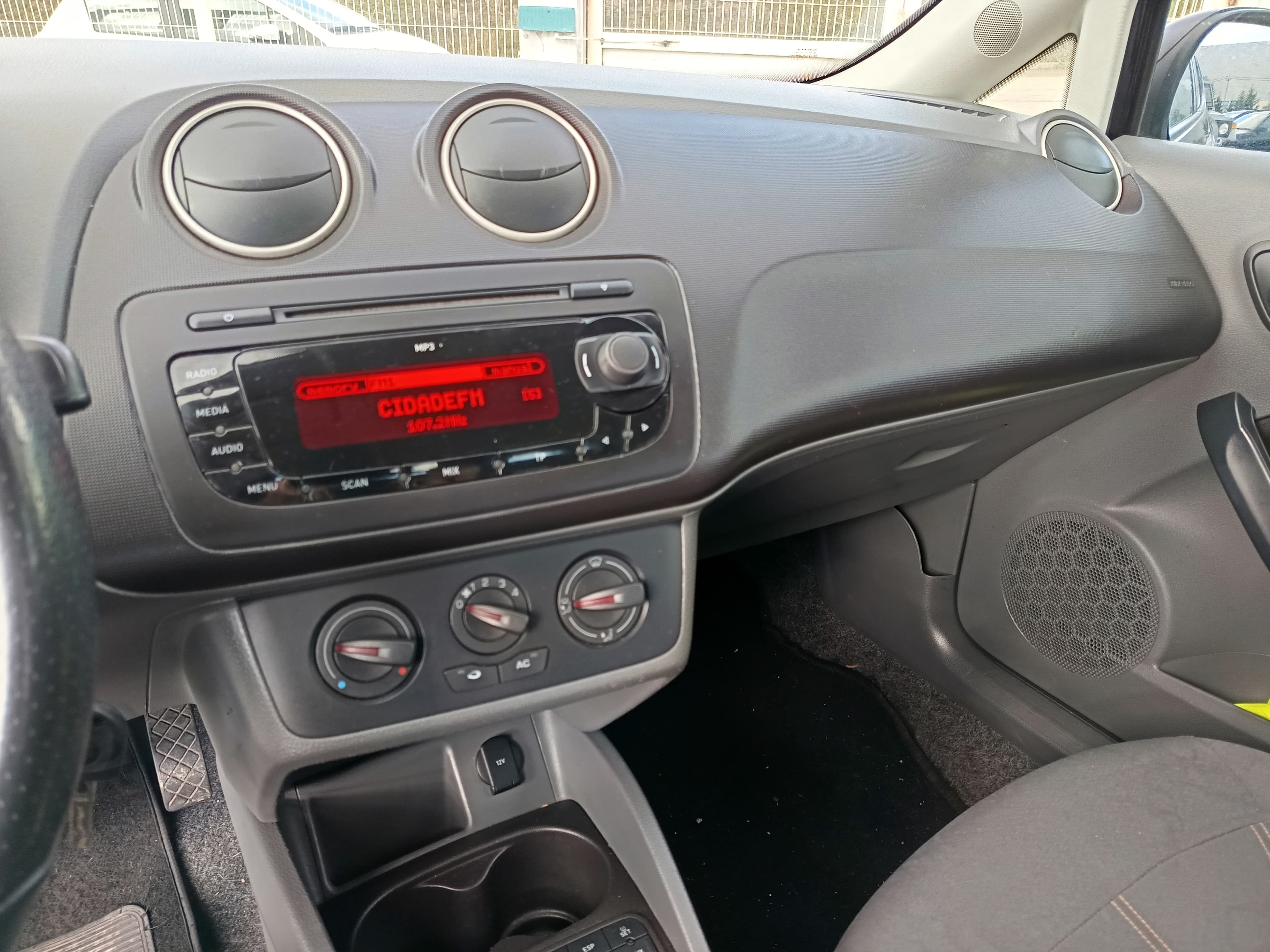 Seat Ibiza · Ano 2010 — imagen 32