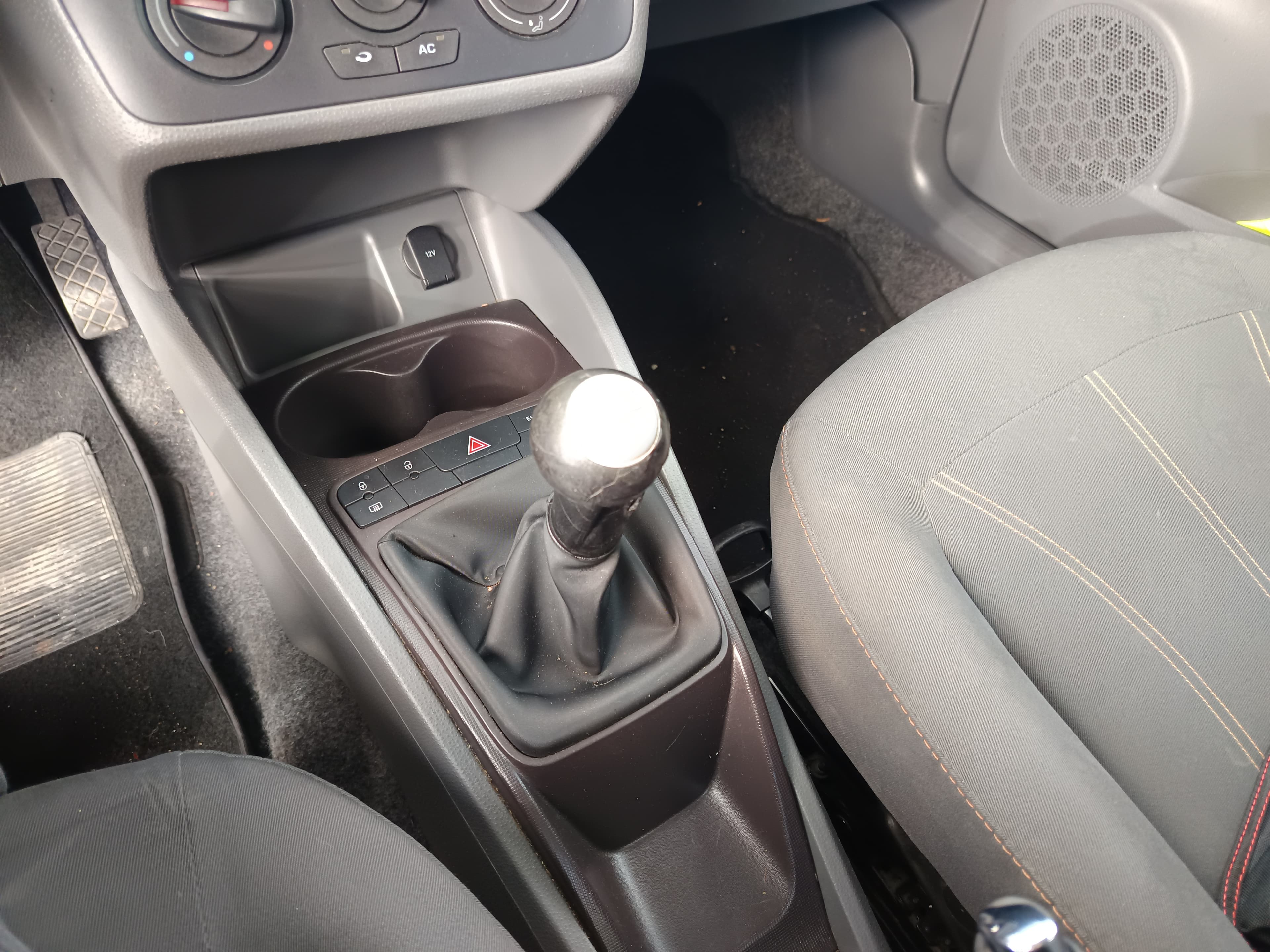 Seat Ibiza · Ano 2010 — imagen 35