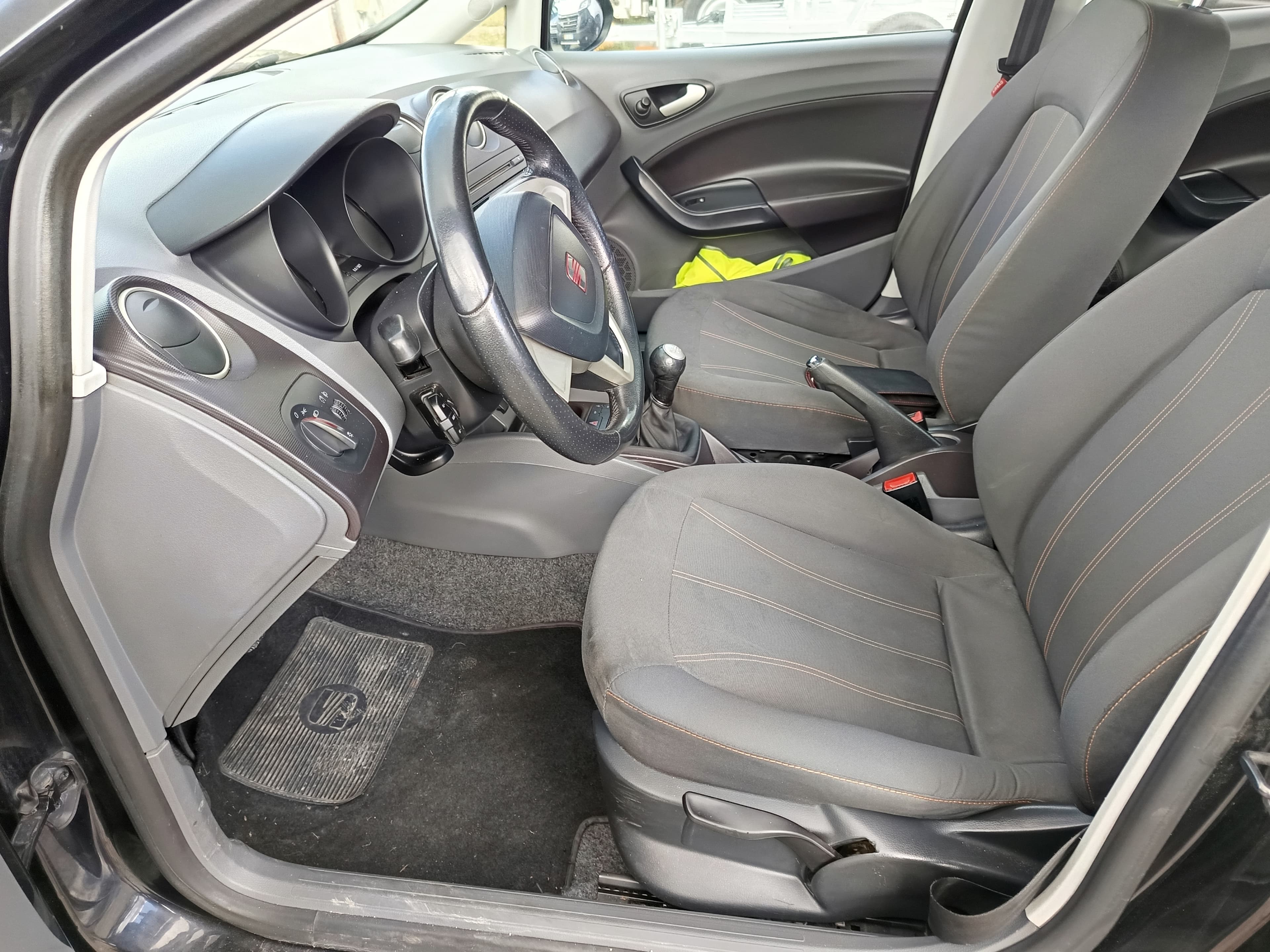 Seat Ibiza · Ano 2010 — imagen 29