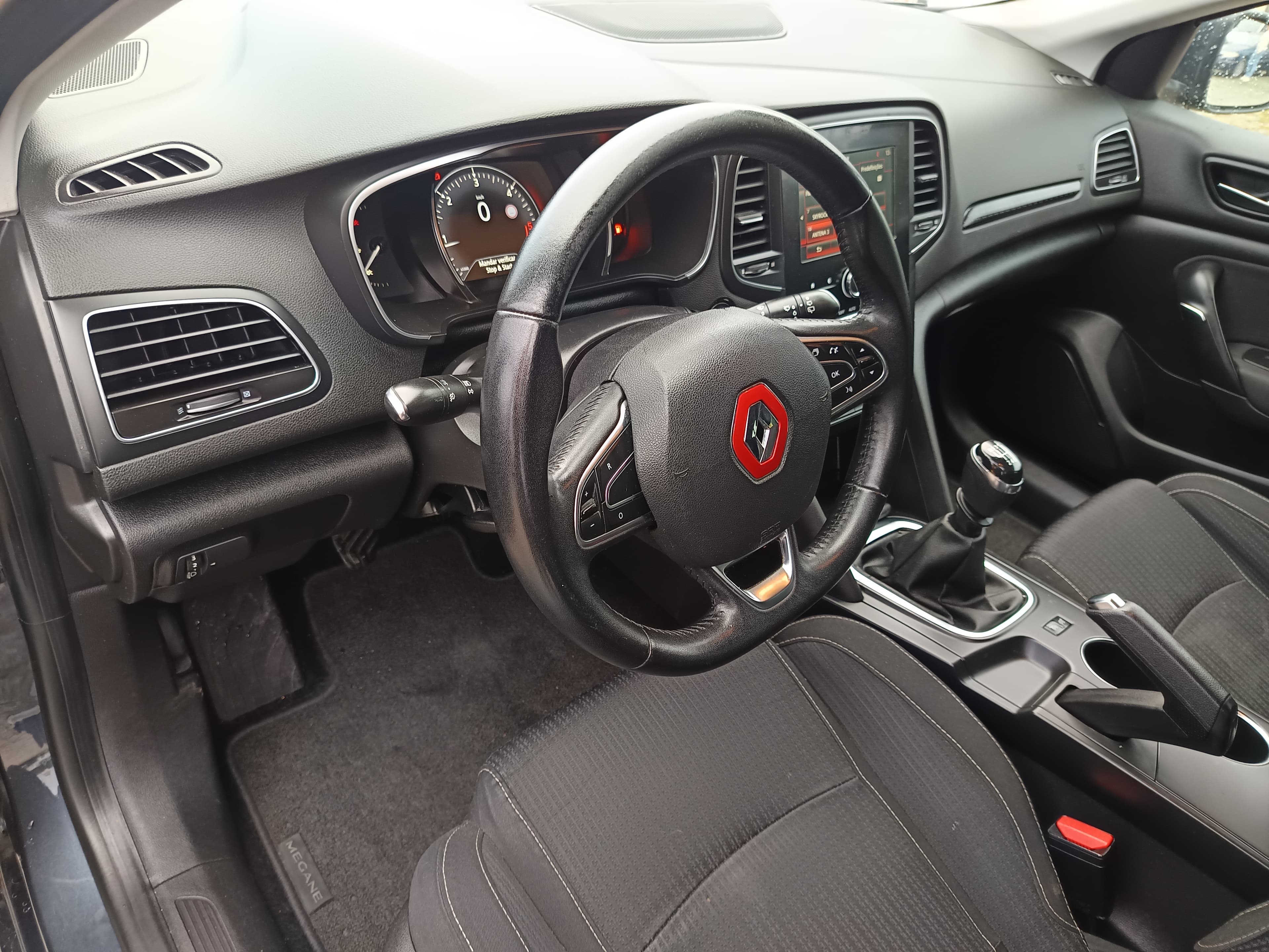 Renault Mégane · Ano 2018 — image 35