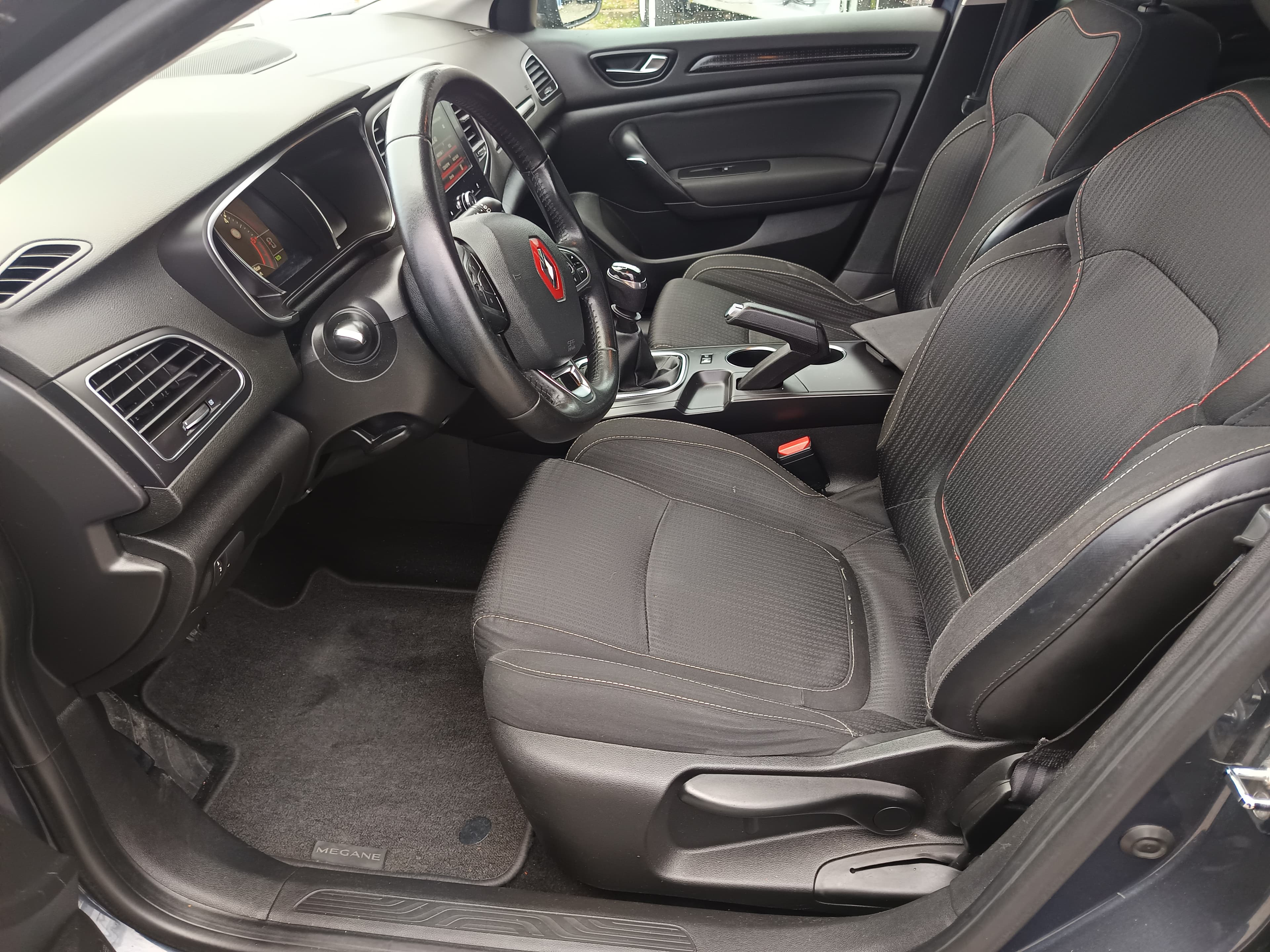 Renault Mégane · Ano 2018 — image 33