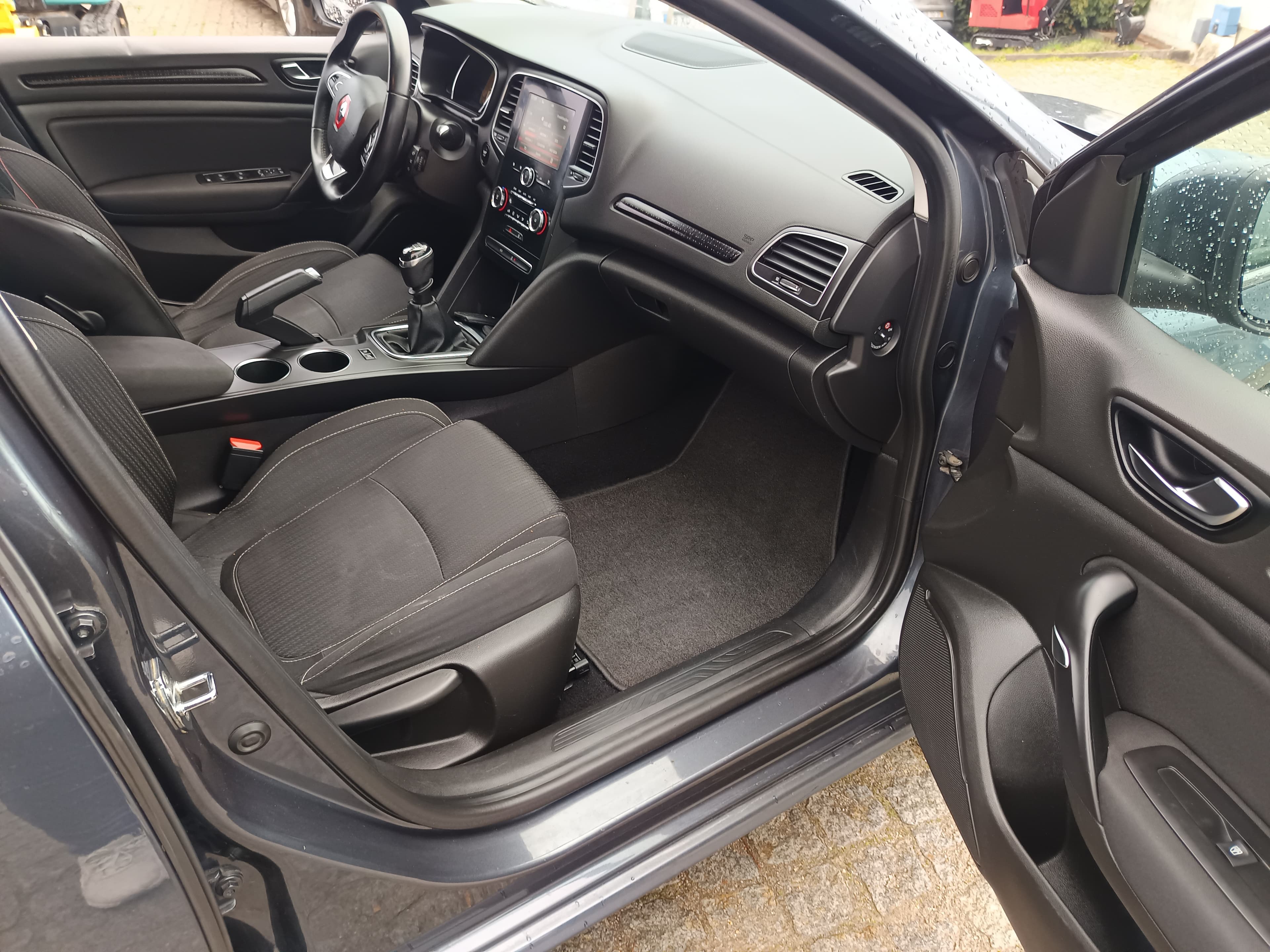 Renault Mégane · Ano 2018 — image 25