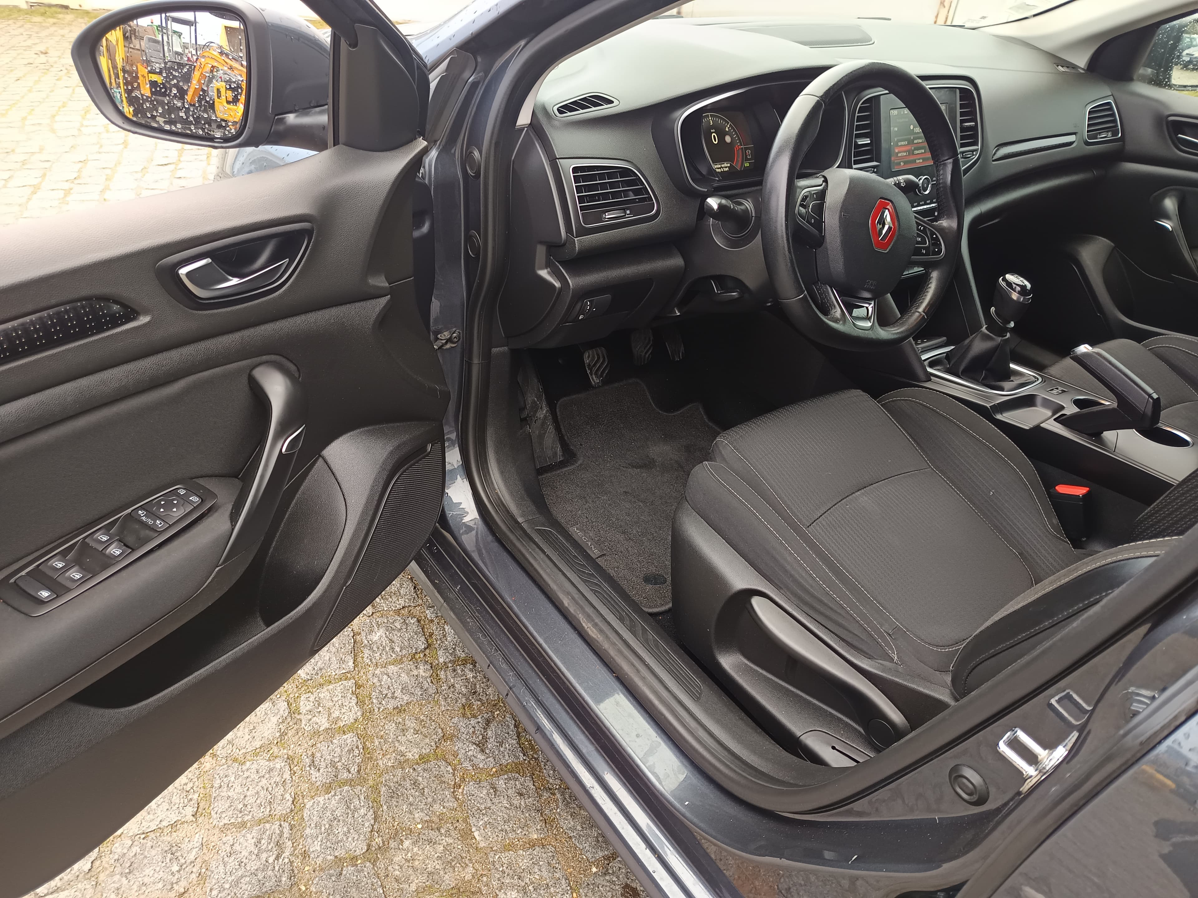 Renault Mégane · Ano 2018 — image 31