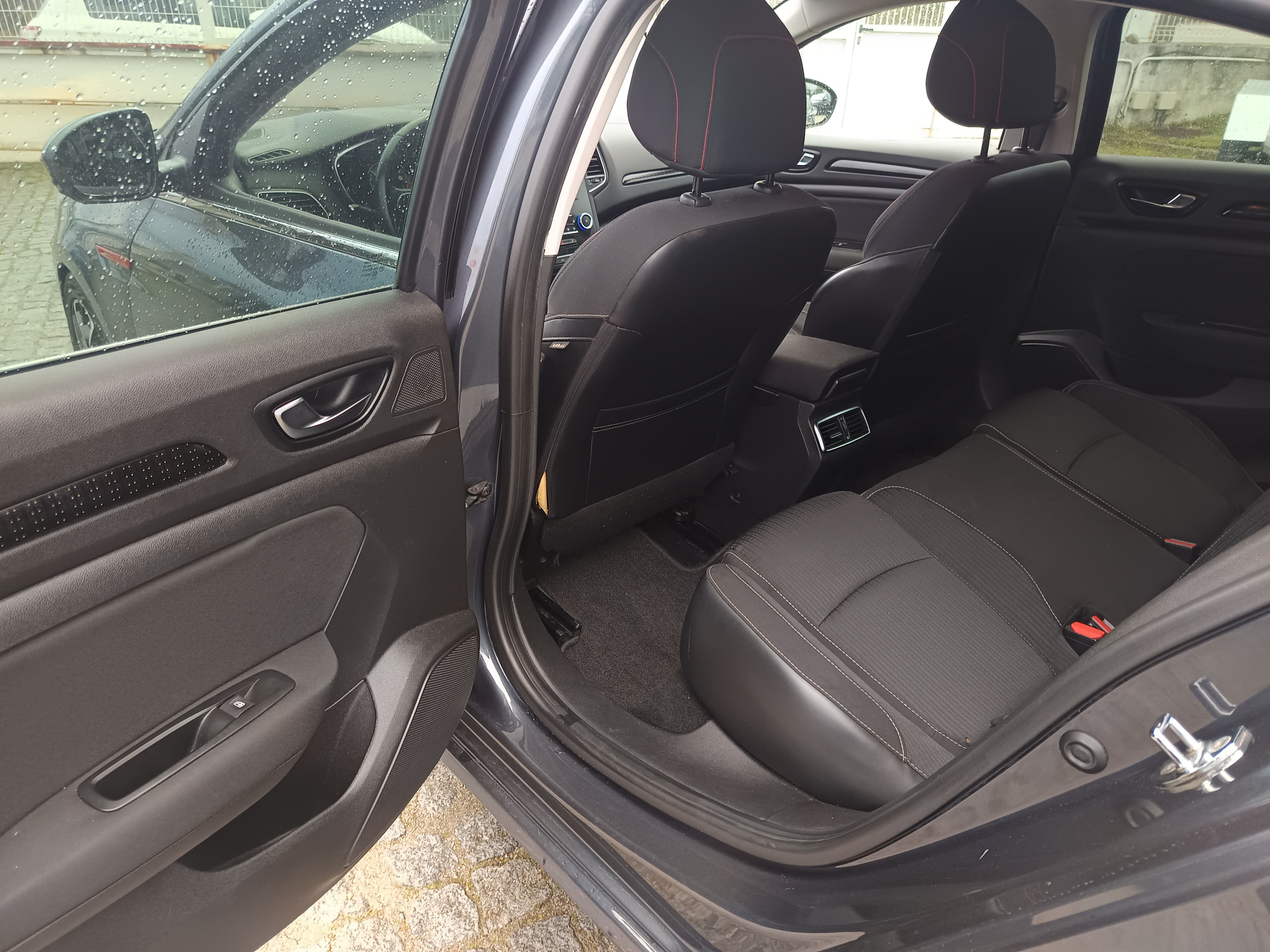Renault Mégane · Ano 2018 — image 28