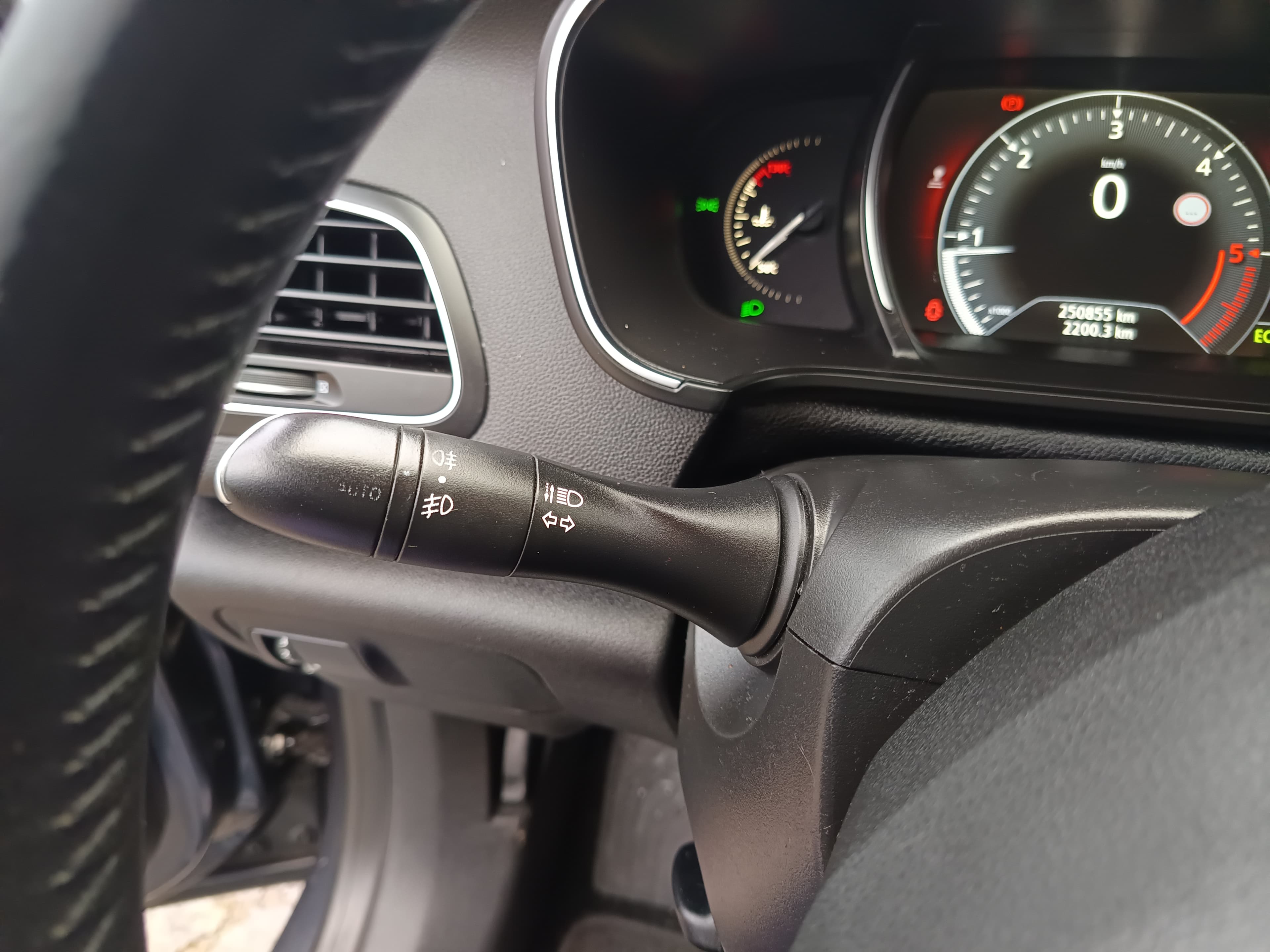 Renault Mégane · Ano 2018 — image 43