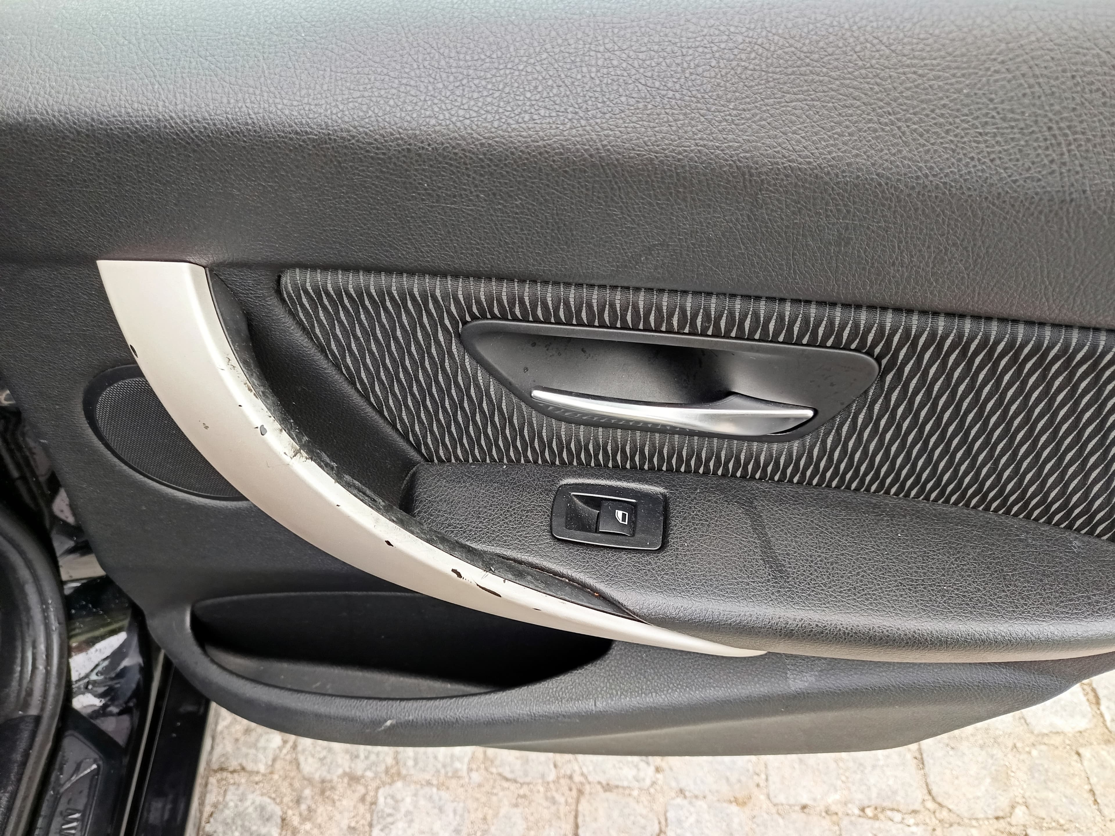 BMW 318d · Ano 2014 — image 19