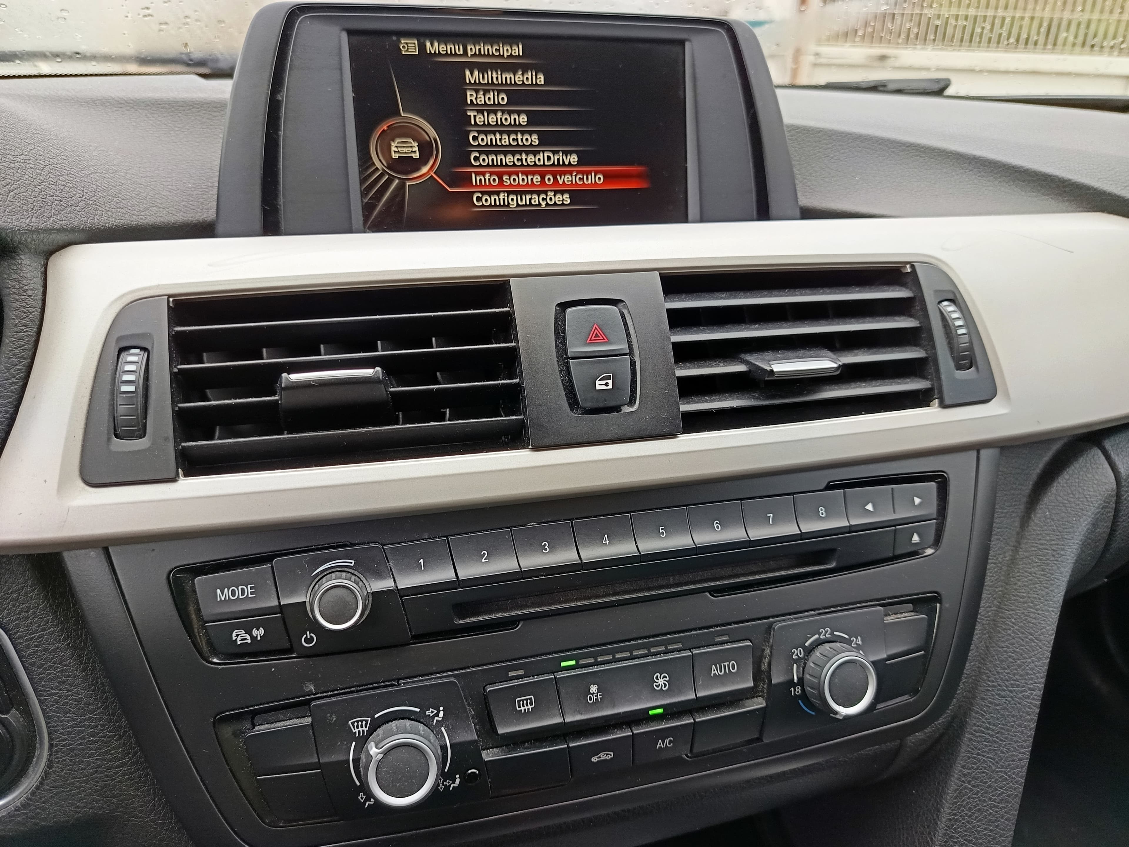 BMW 318d · Ano 2014 — image 39