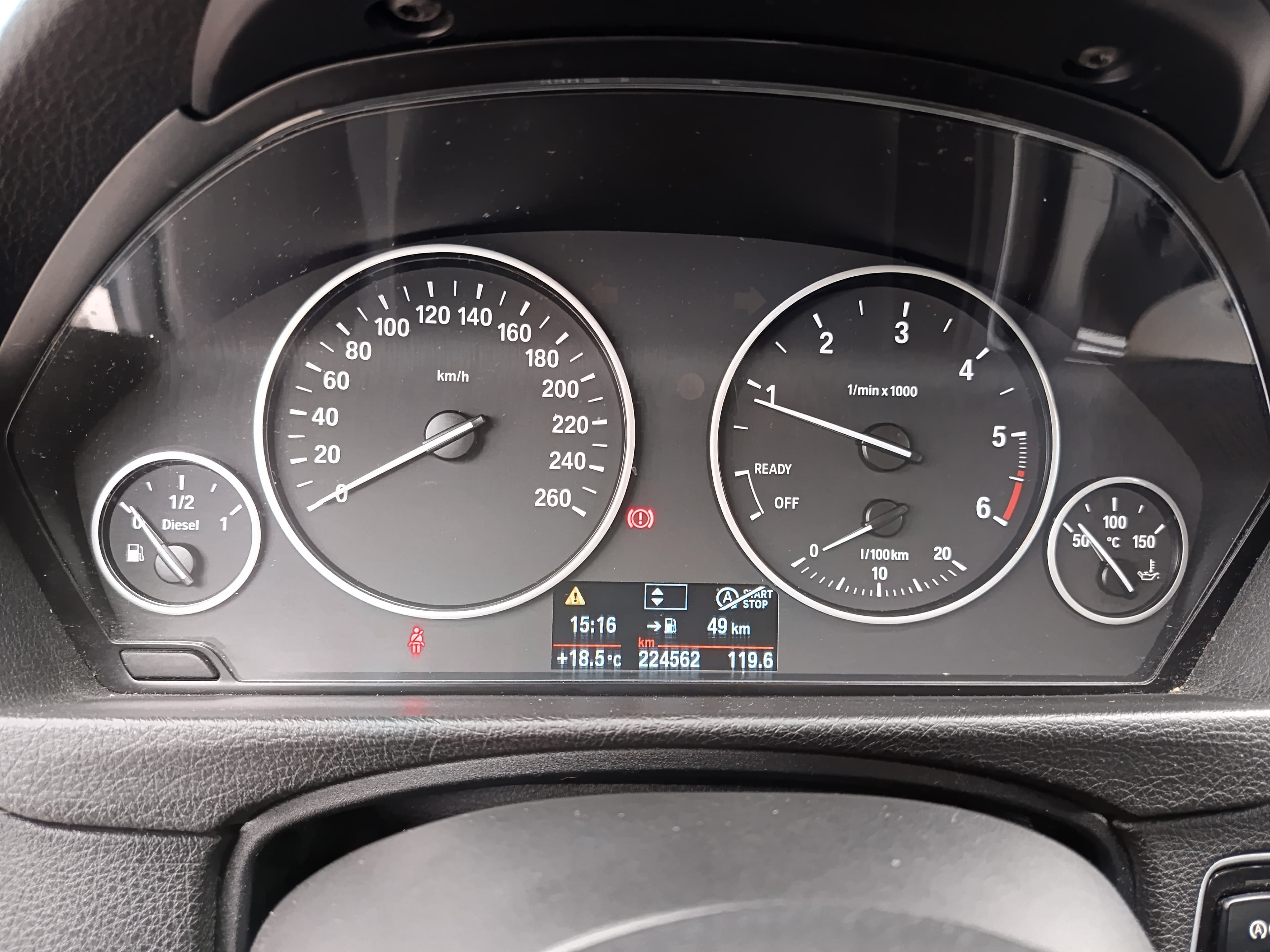 BMW 318d · Ano 2014 — image 42