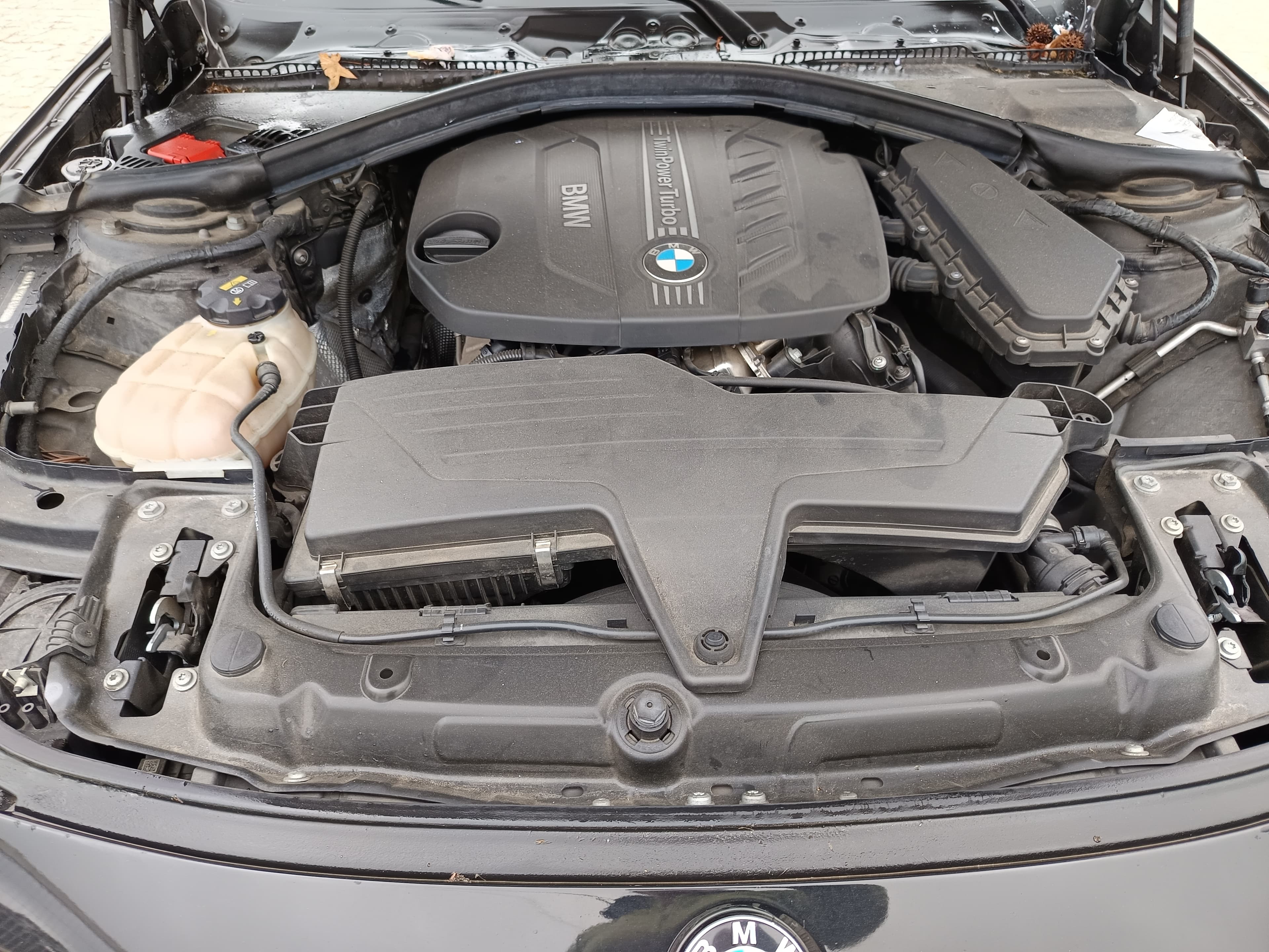 BMW 318d · Ano 2014 — image 15