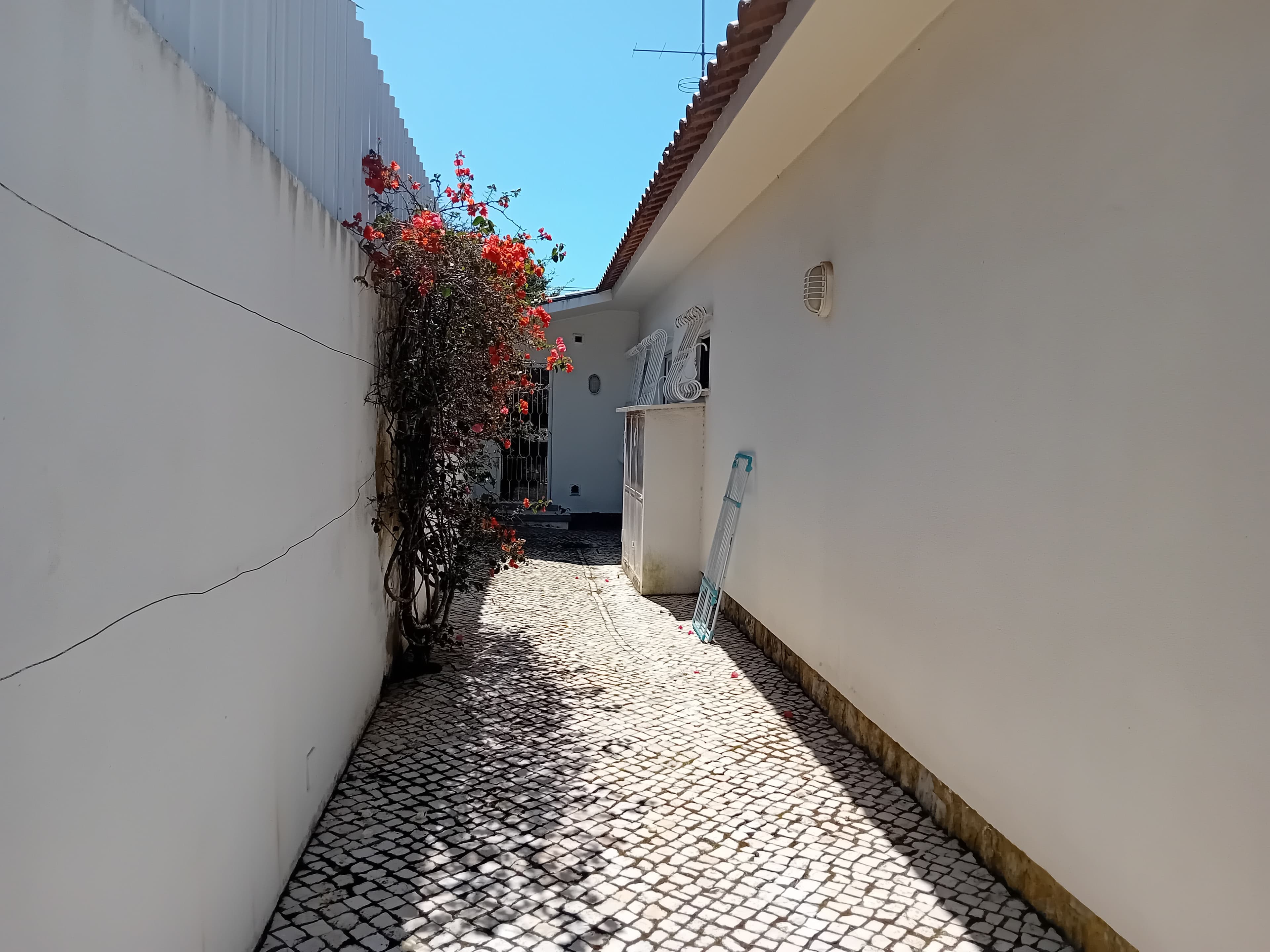 Moradia V3+1 com Recheio · Estoril, Cascais — imagen 9