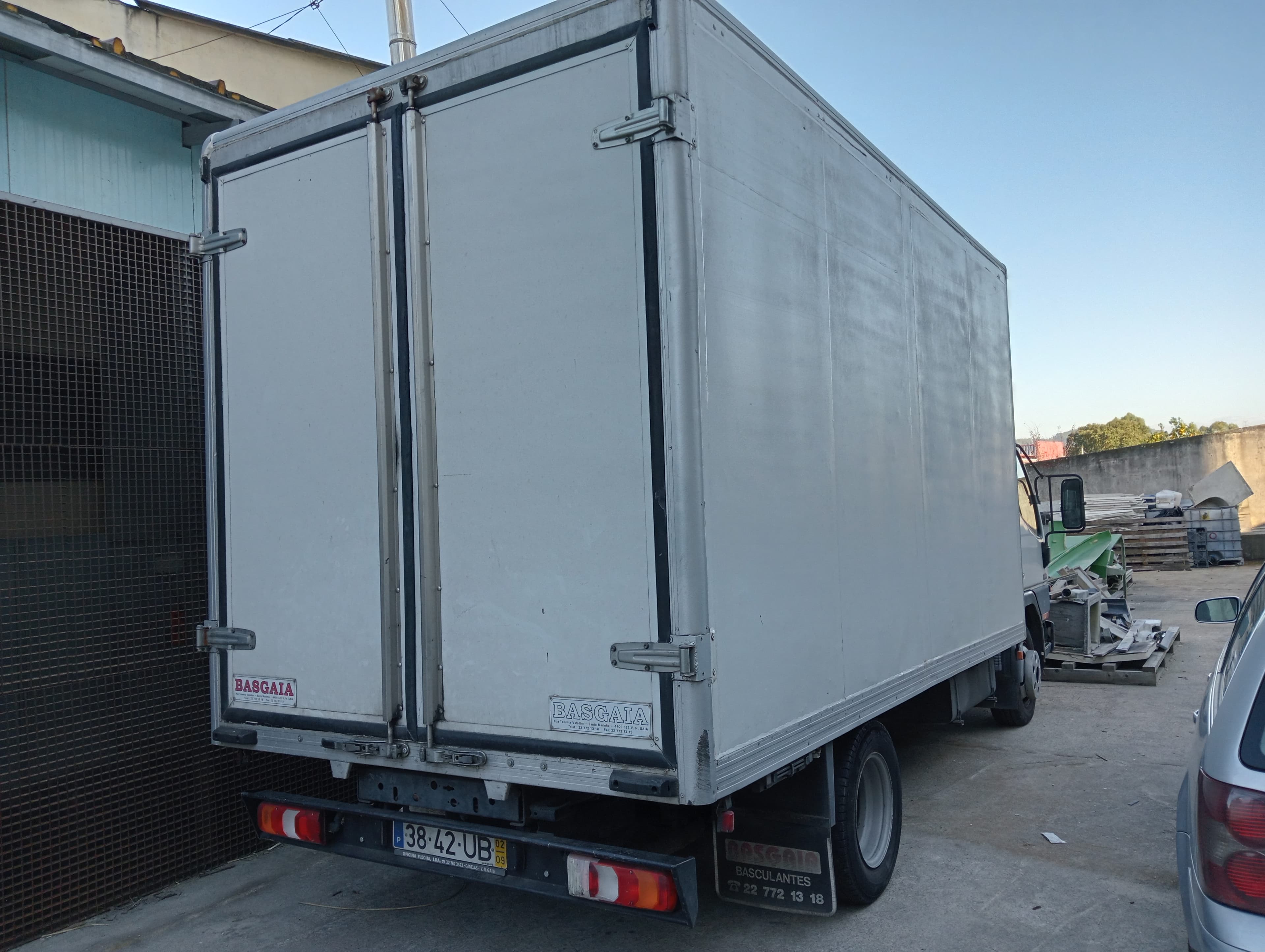 Mitsubishi Canter DI-D Turbo · Ano 2002 — imagen 4