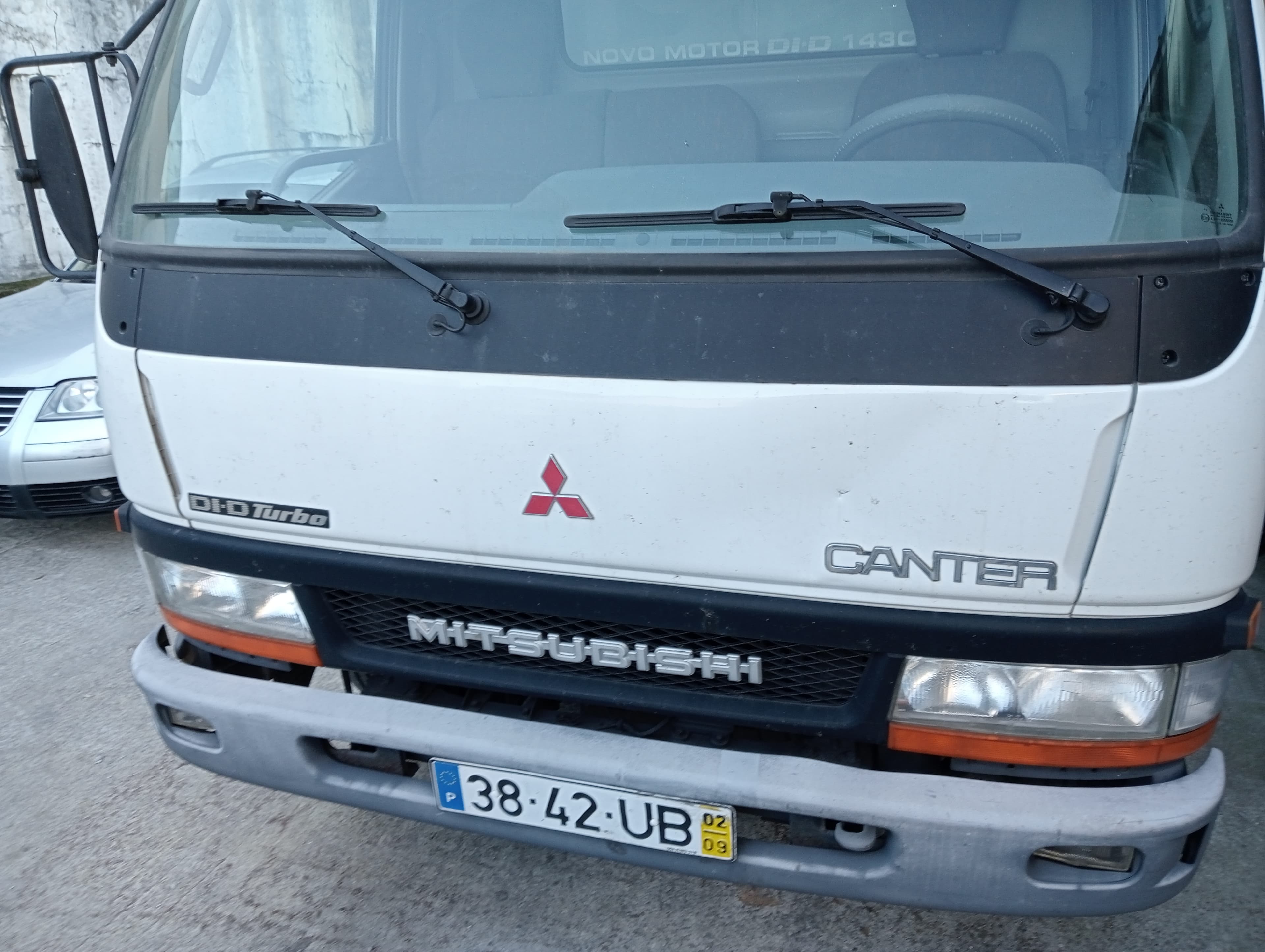 Mitsubishi Canter DI-D Turbo · Ano 2002 — imagen 3