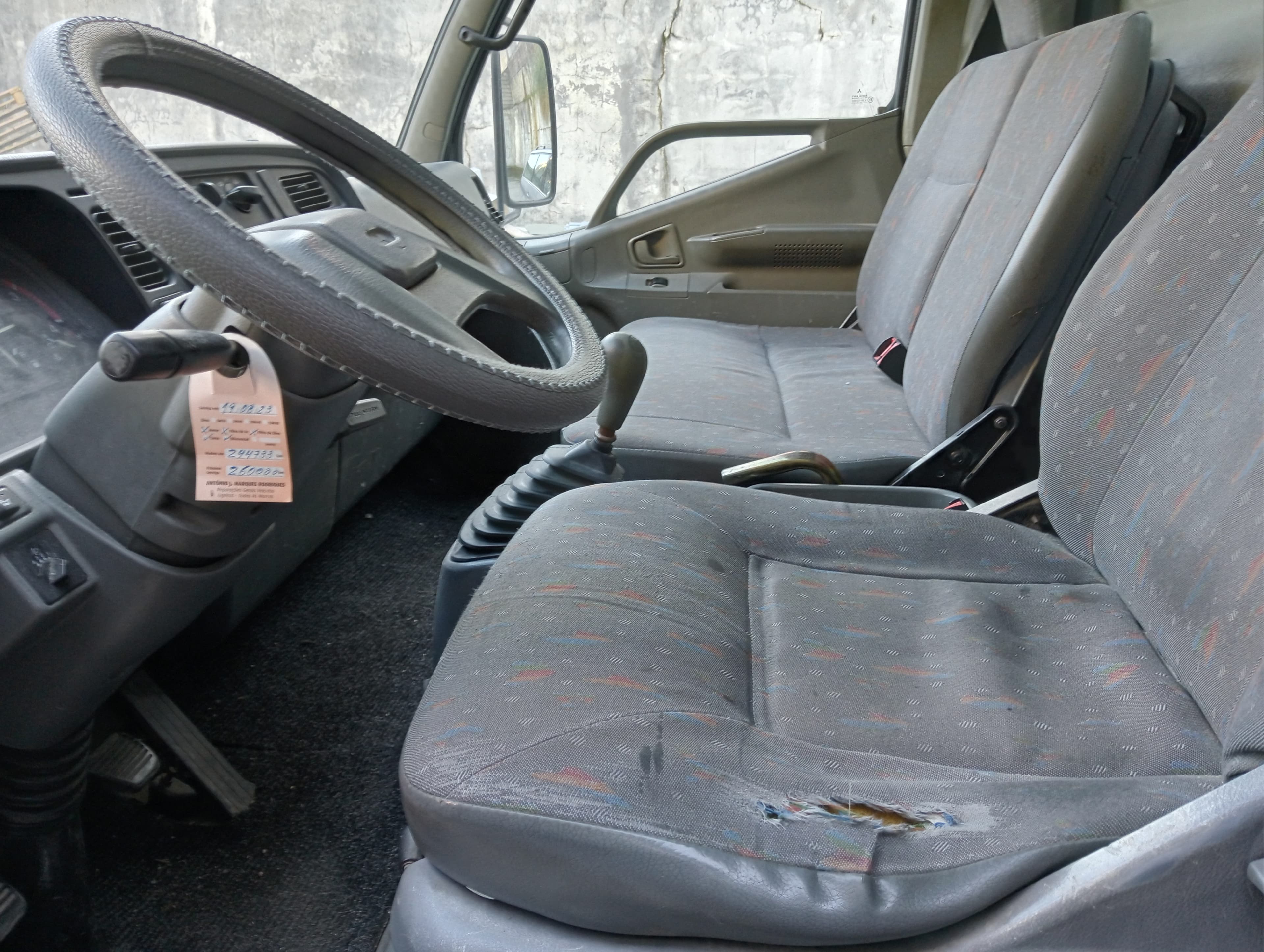 Mitsubishi Canter DI-D Turbo · Ano 2002 — imagen 8