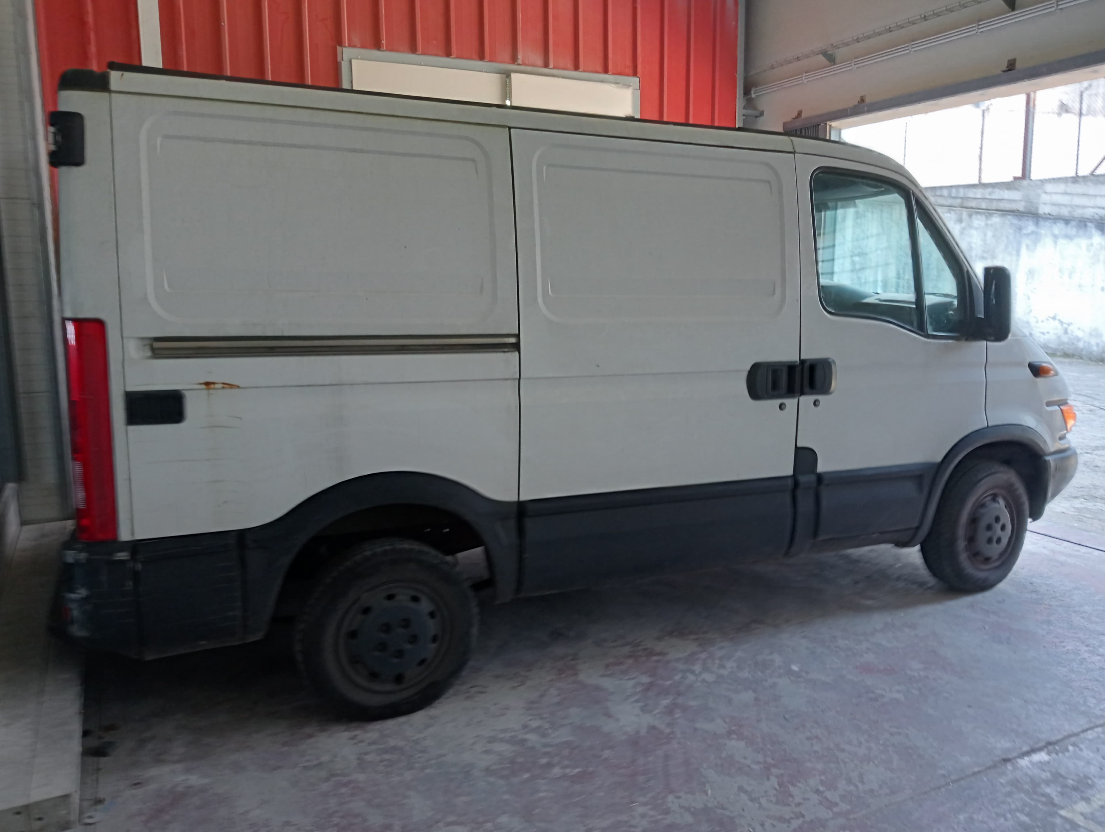 Iveco Daily 29L9 · Ano 2002 — image 3